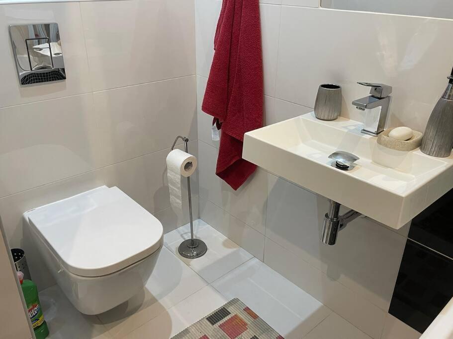 Sloneczny Z Balkonem. Apartment