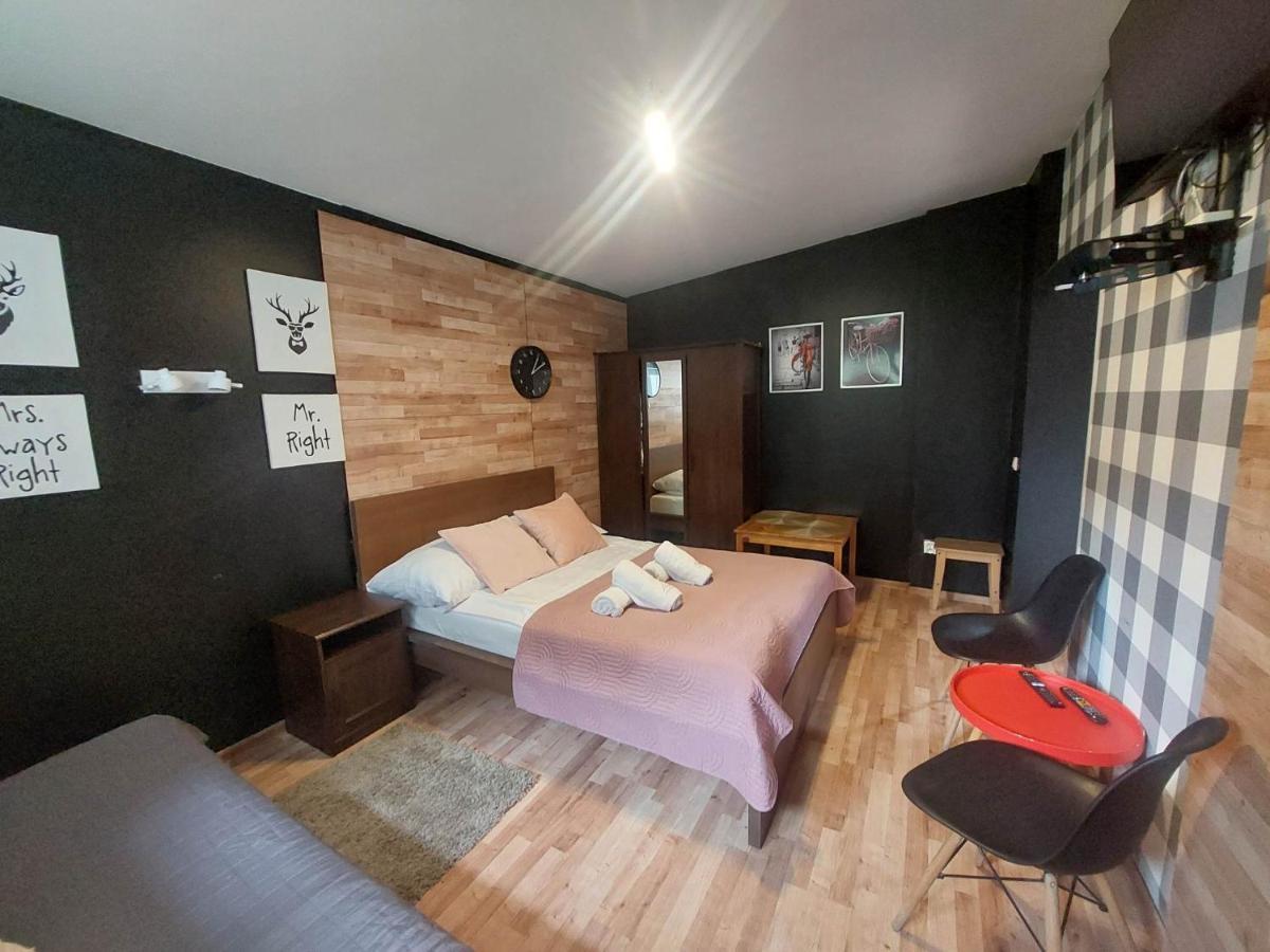 Funky Garage Apartment Gdansk