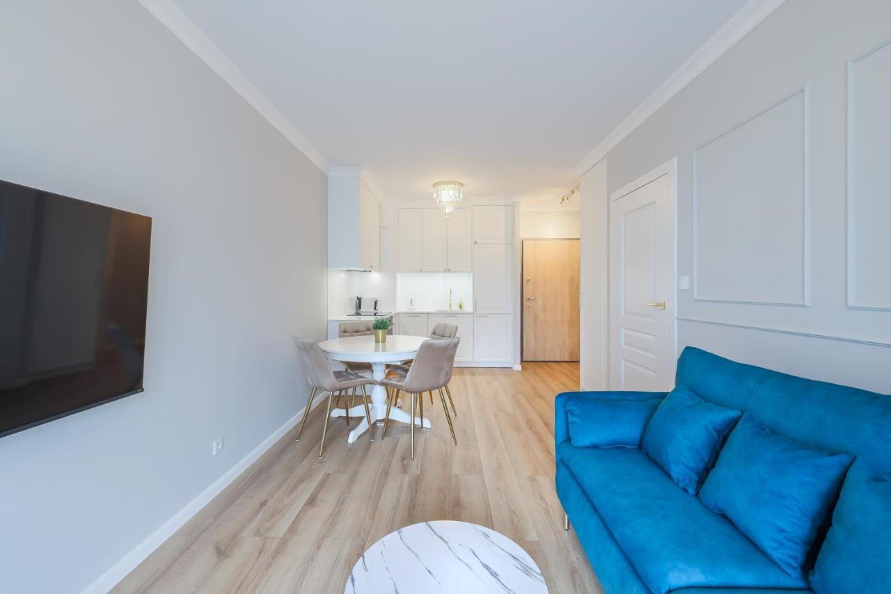 Glamour Golden Leaf Apartment