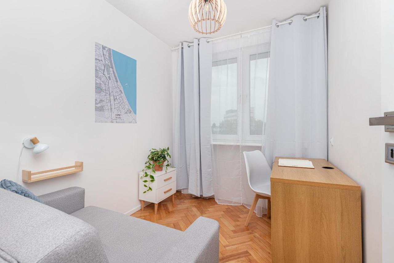 Cosy For 5 Guests Wrzeszcz By Renters Apartment *