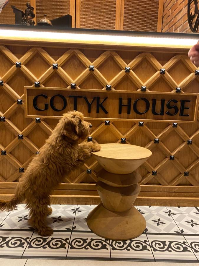 Gotyk House 3*