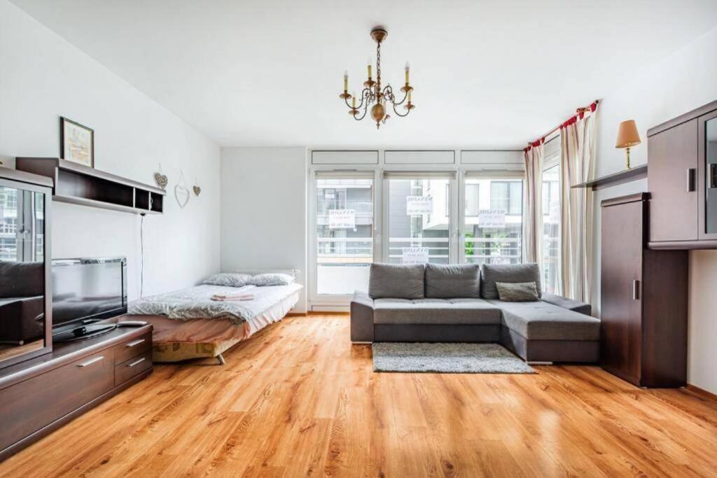 Apartments&l60a/52