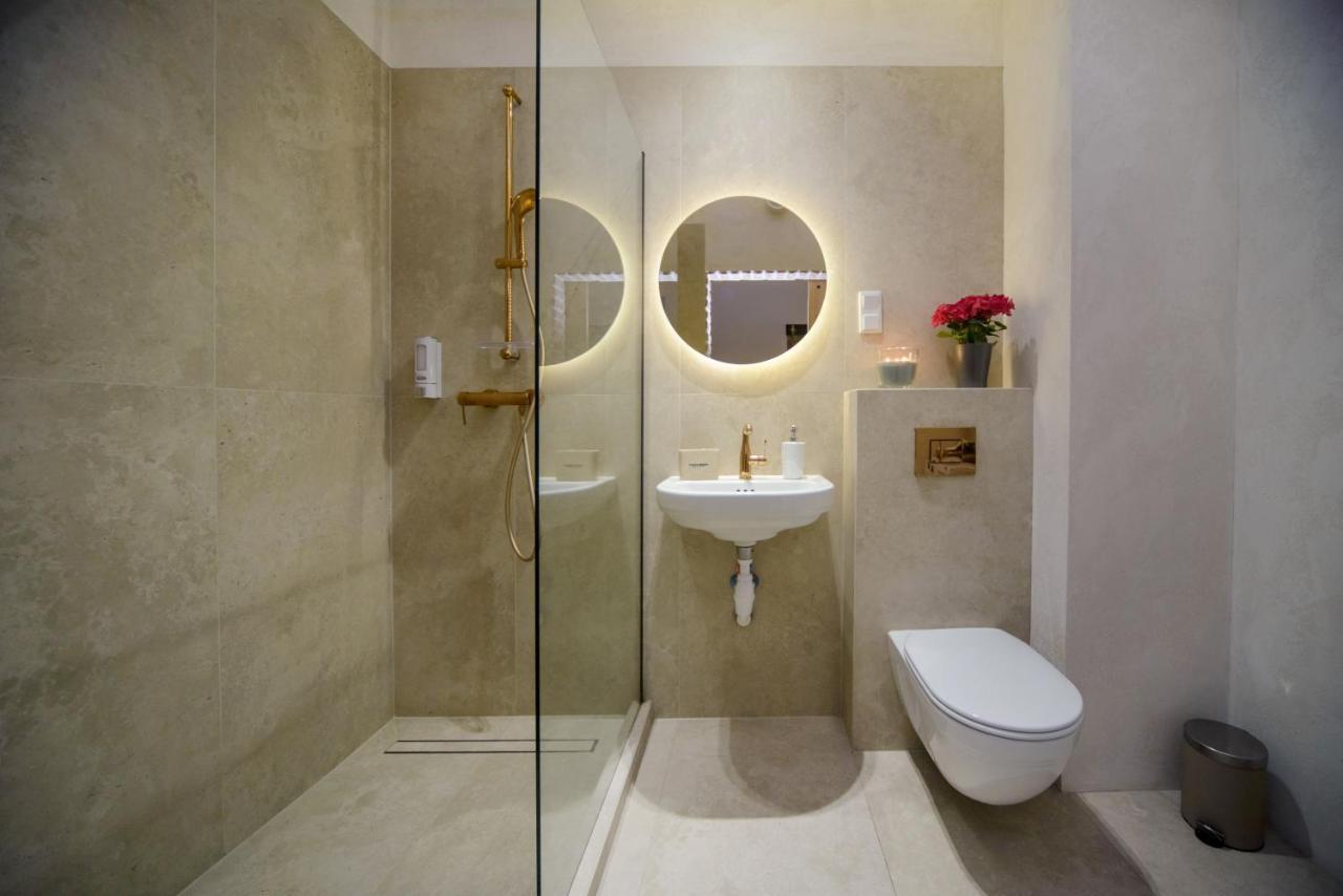 Maya's Flats & 33 - Granaria Apartment
