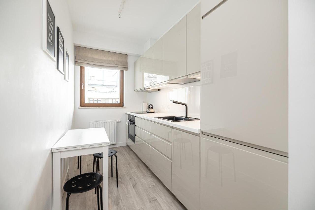 Apartament Blisko Morza, 47m Kw. Dwa Niezalezne Pokoje. Apartment *
