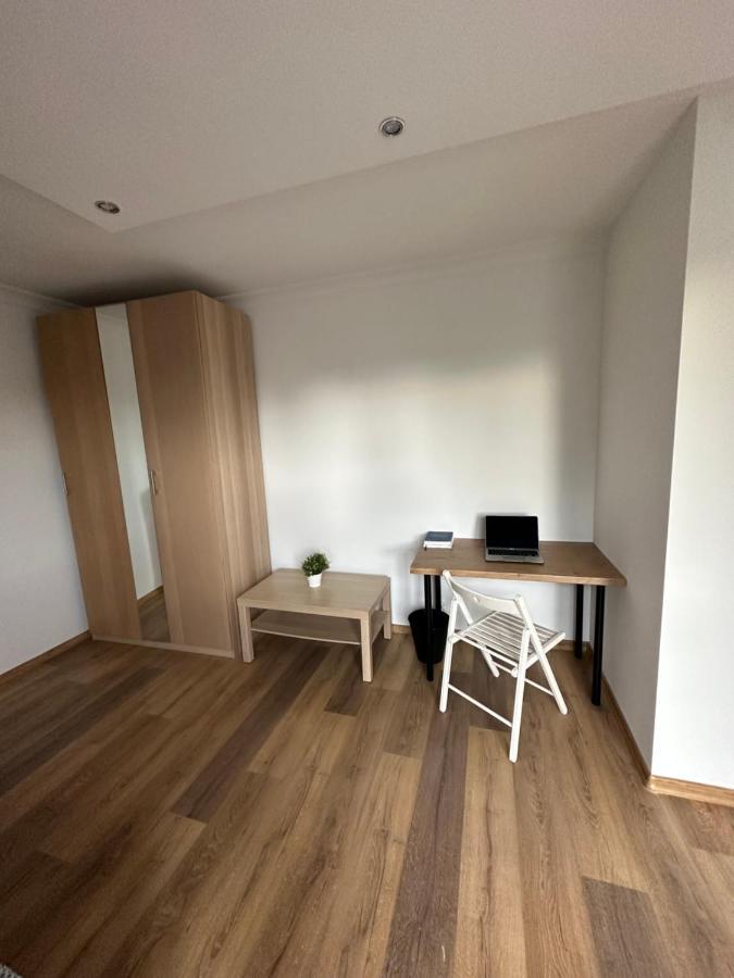 Guesthouset Rooms4less *