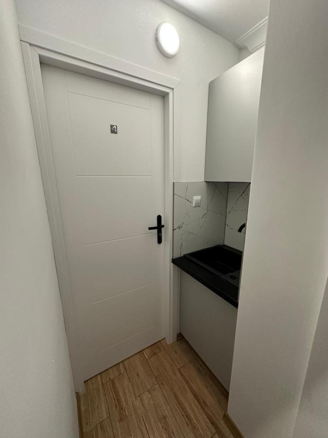 Rooms4less Guesthouset *