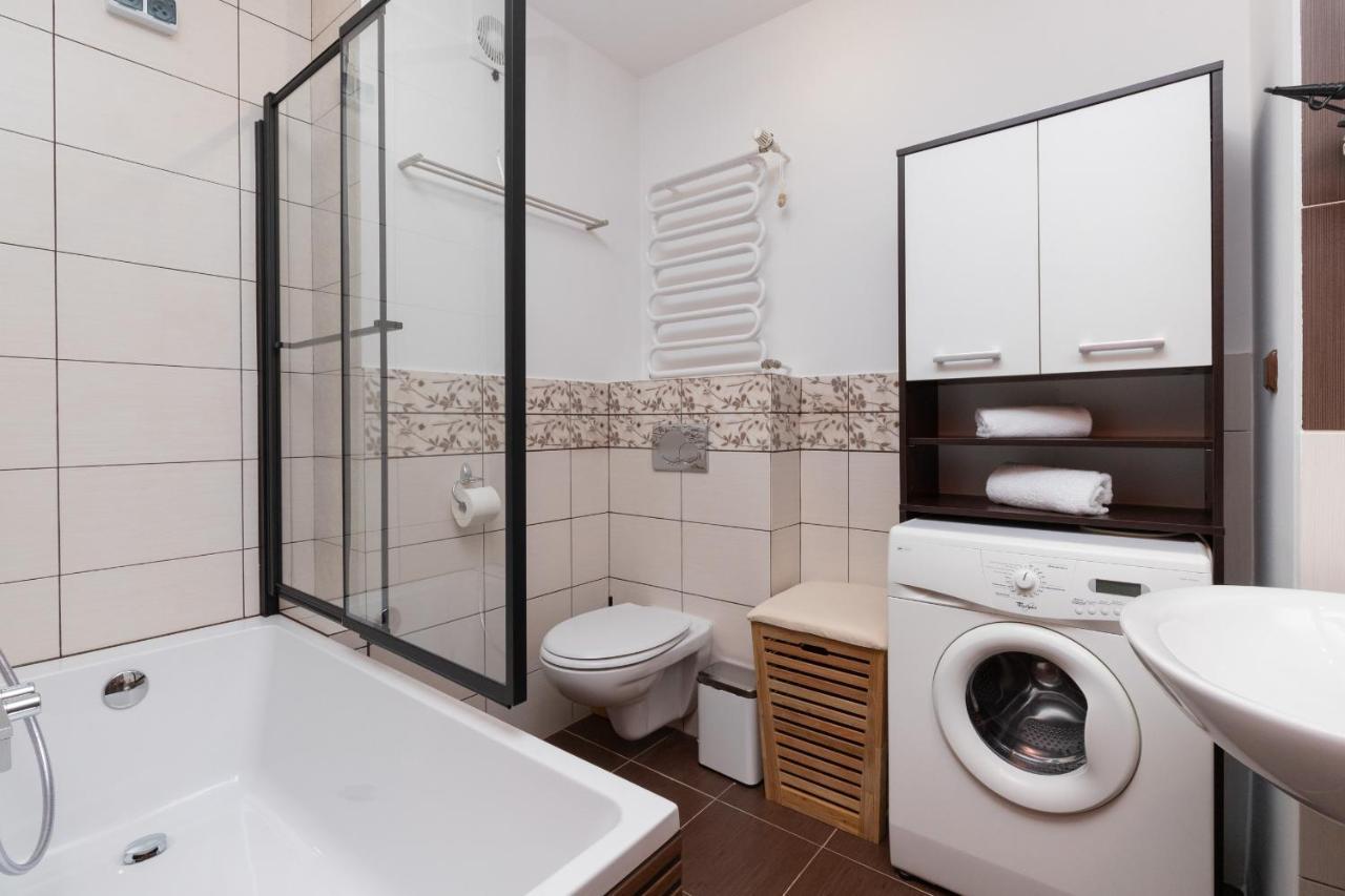Subtle And Cosy With Furnished Balcony In By Renters * Gdansk