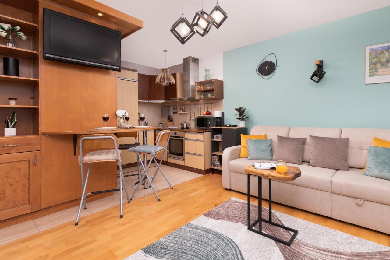 Apartment Subtle And Cosy With Furnished Balcony In By Renters Gdansk