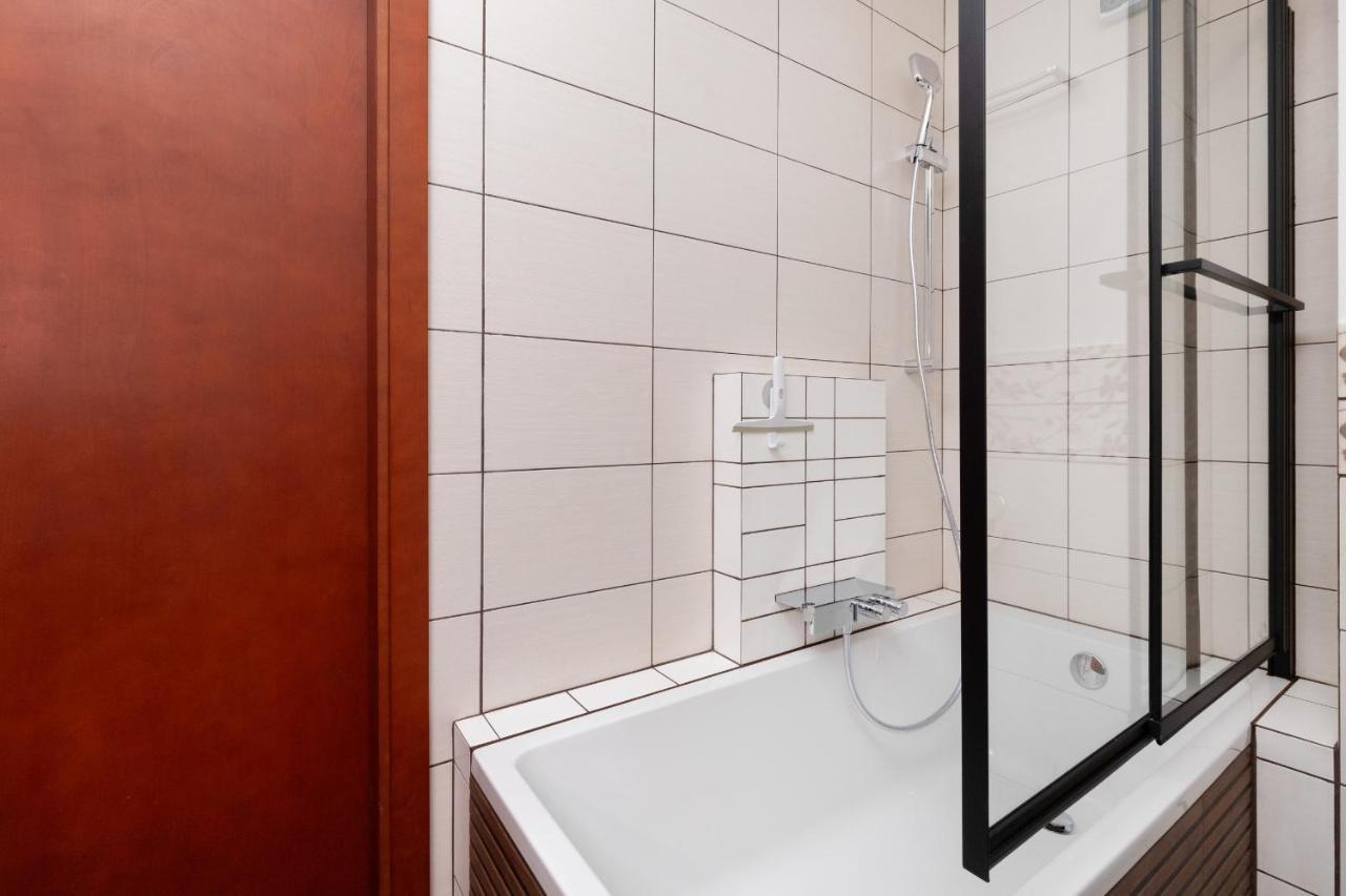 Subtle And Cosy With Furnished Balcony In By Renters Gdansk