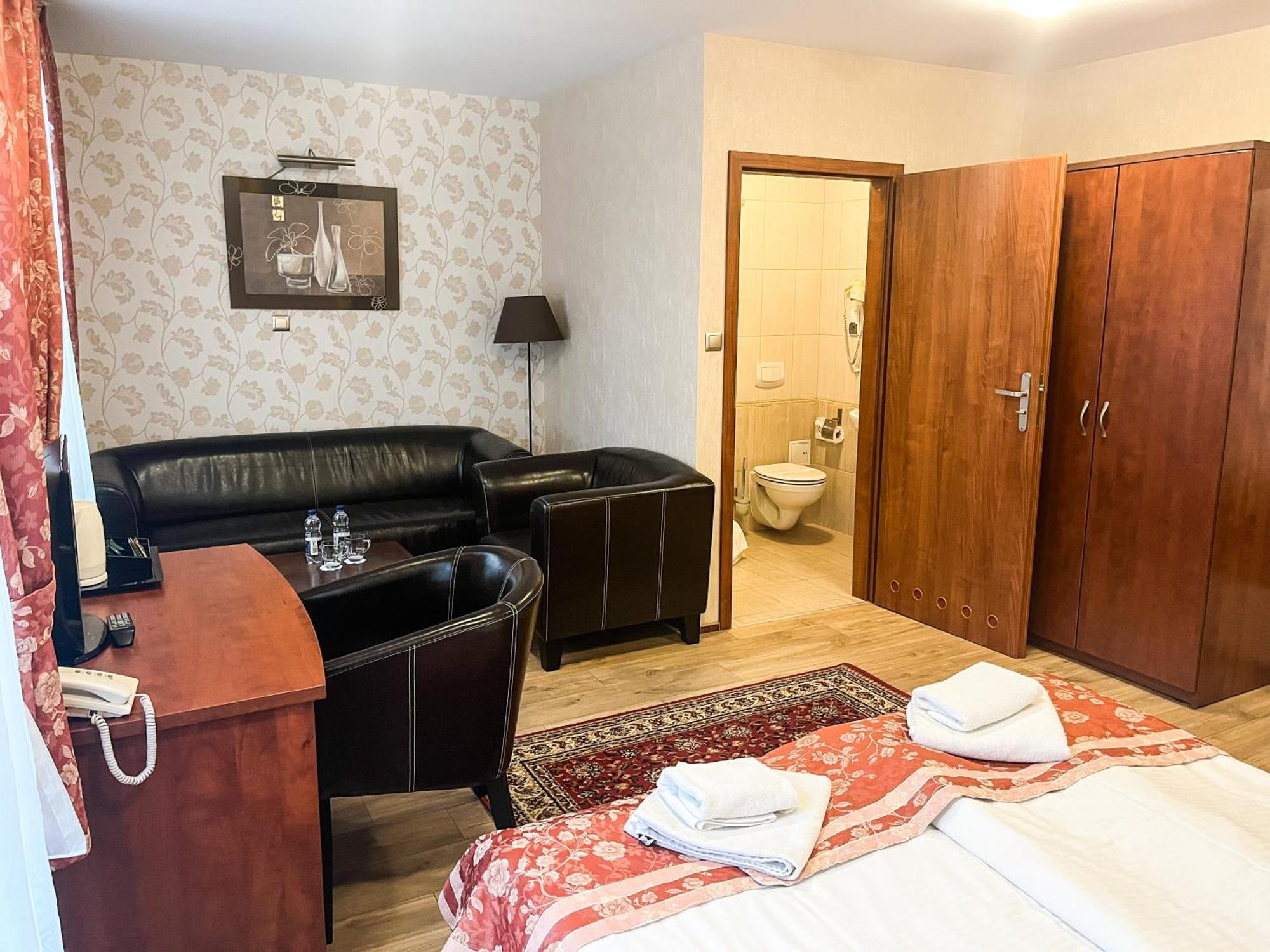 Logos Hotel 2*
