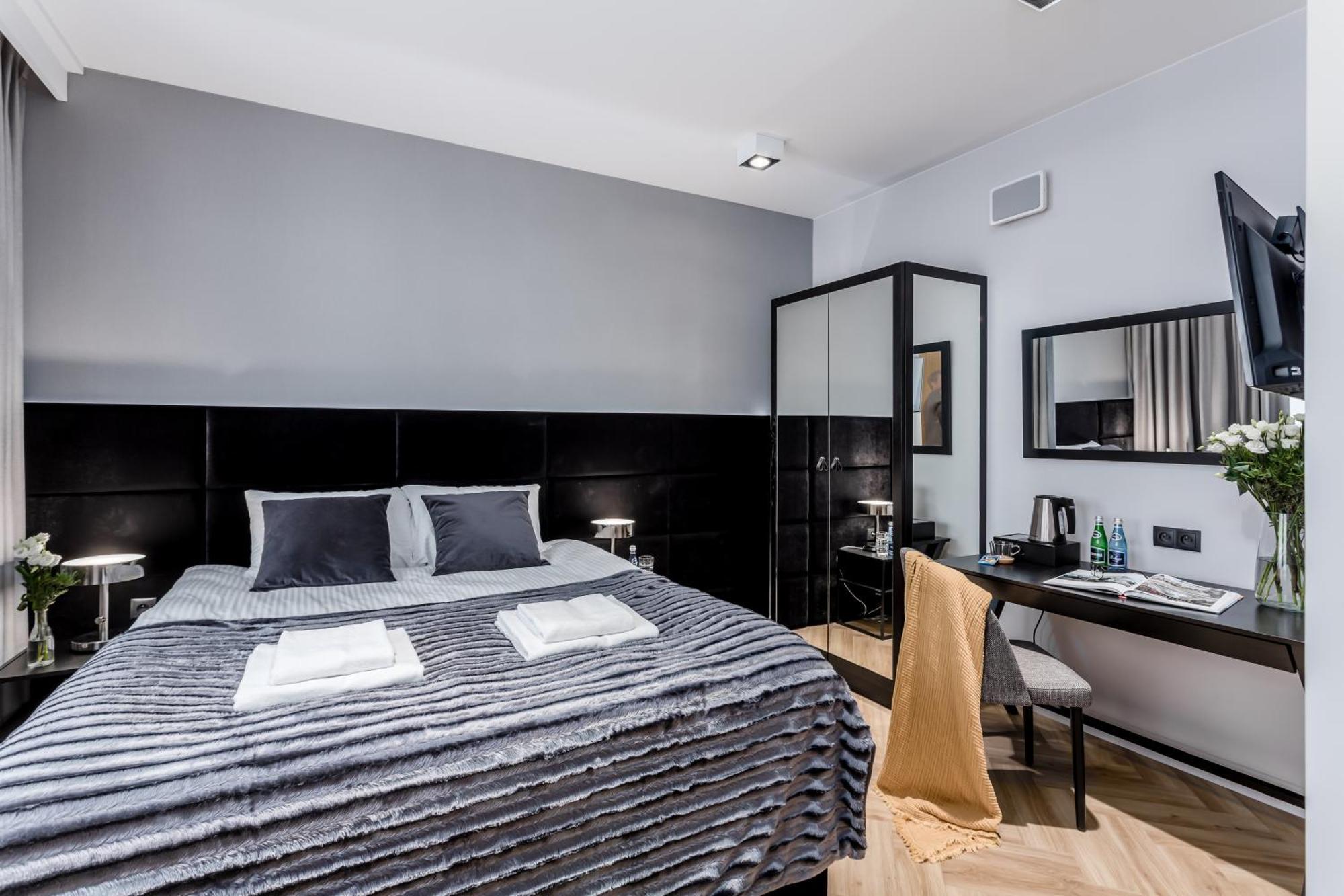 Deo Plaza By Rent Like - Old Town Aparthotel *