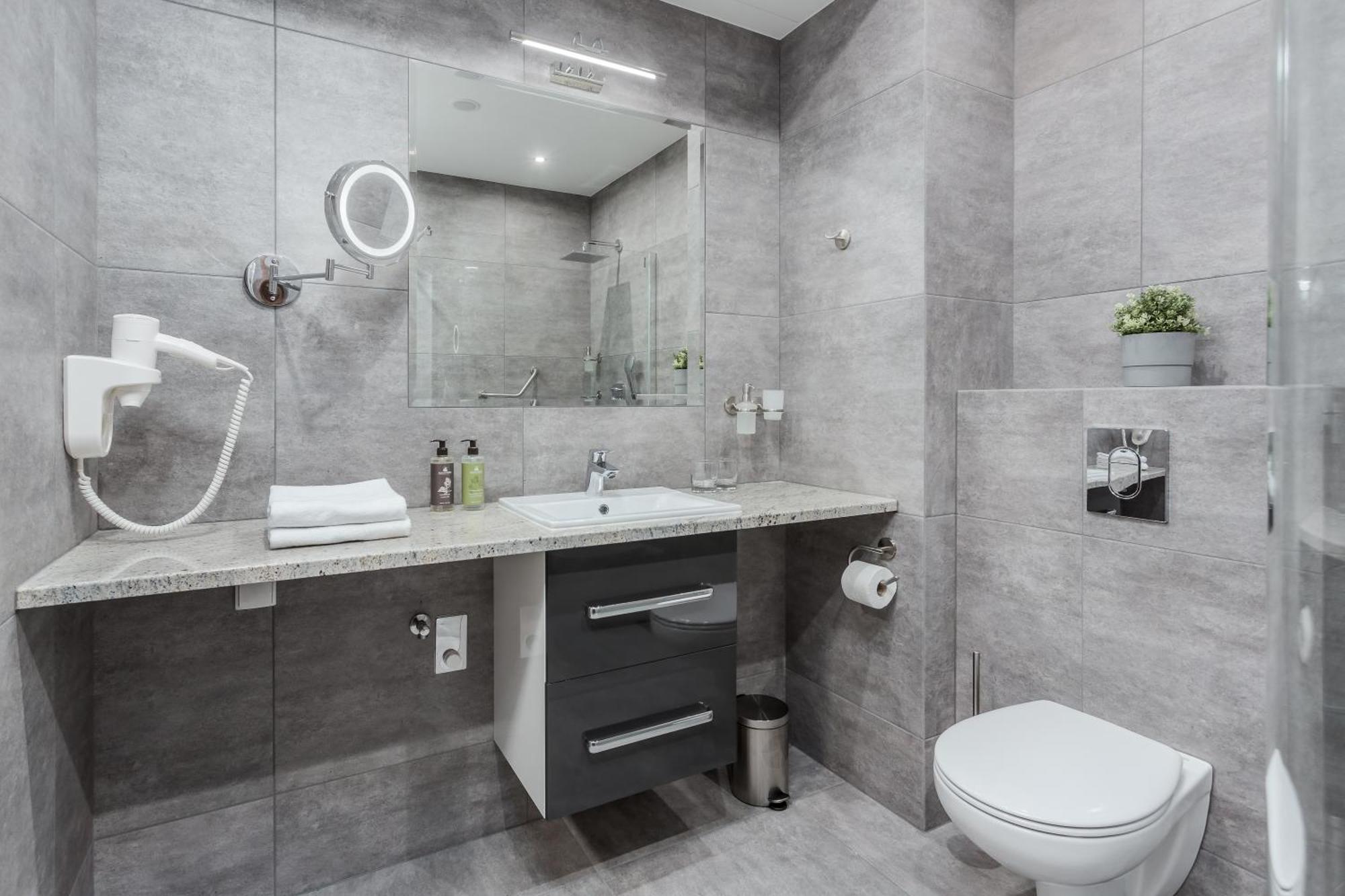 Rent Like - Deo Plaza