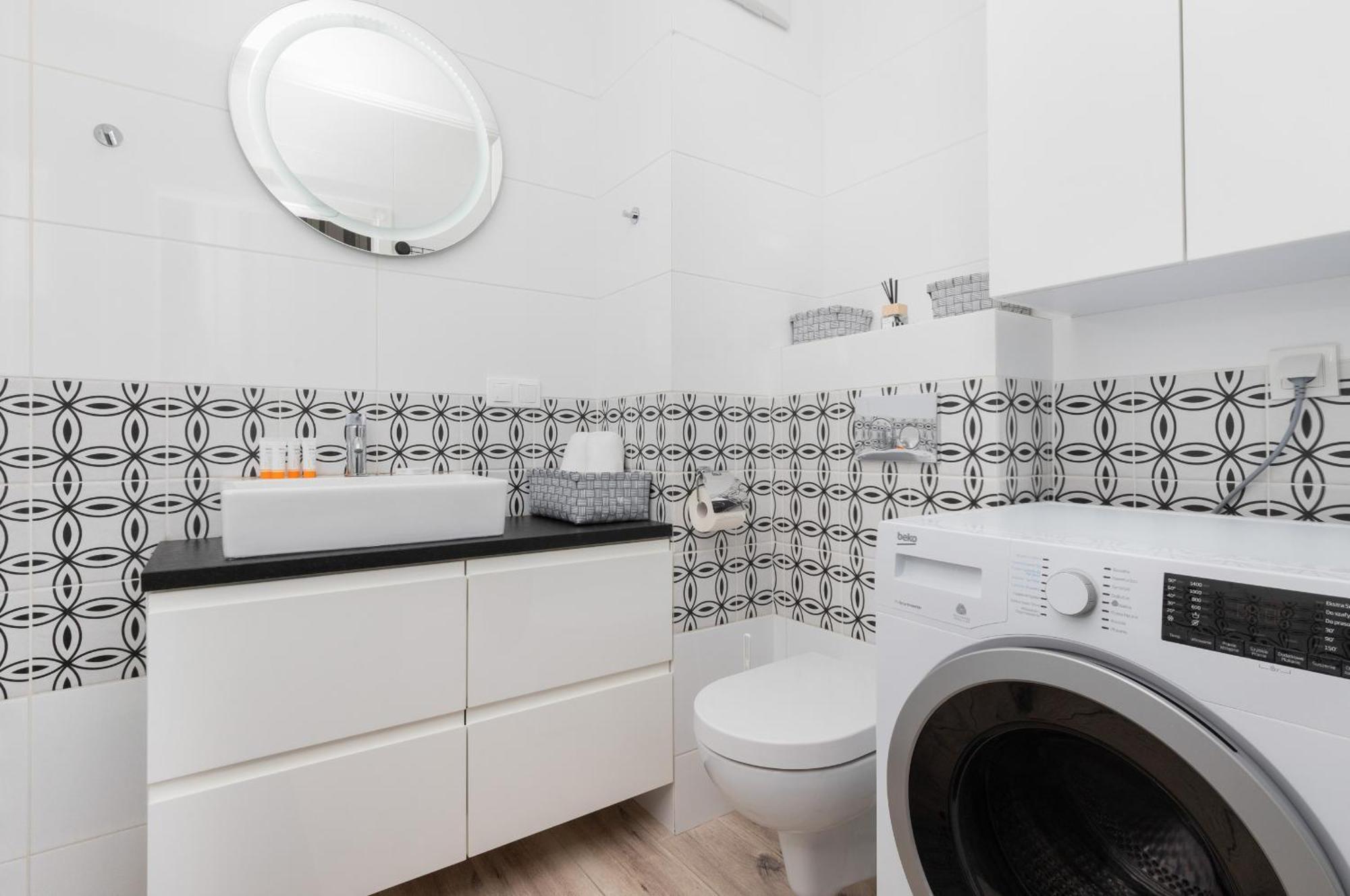Solvo With Balcony & Parking Przymorze By Renters Apartment