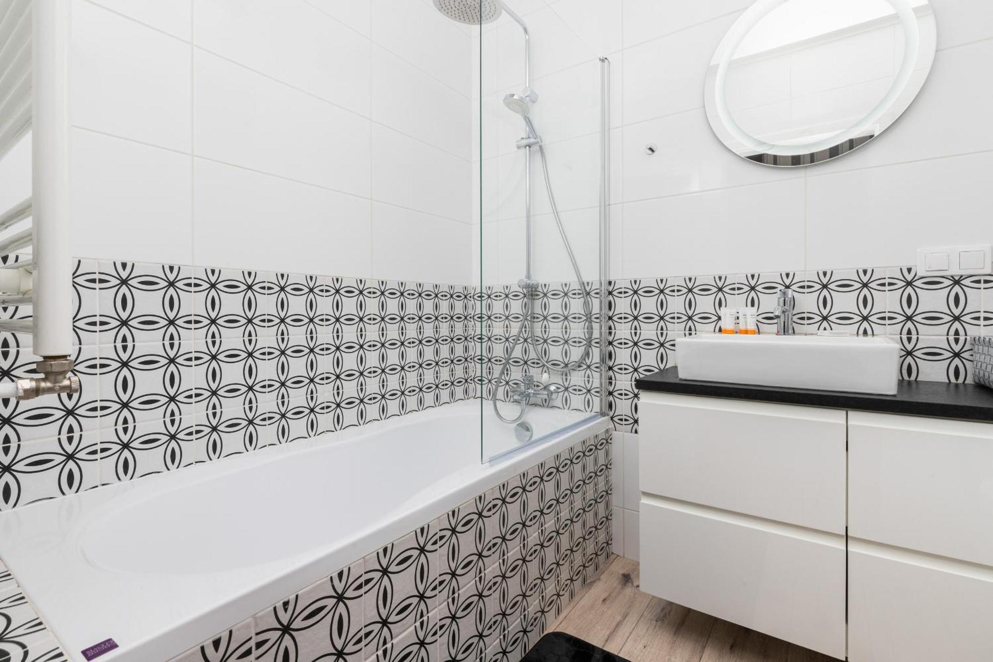 Solvo With Balcony & Parking Przymorze By Renters Apartment