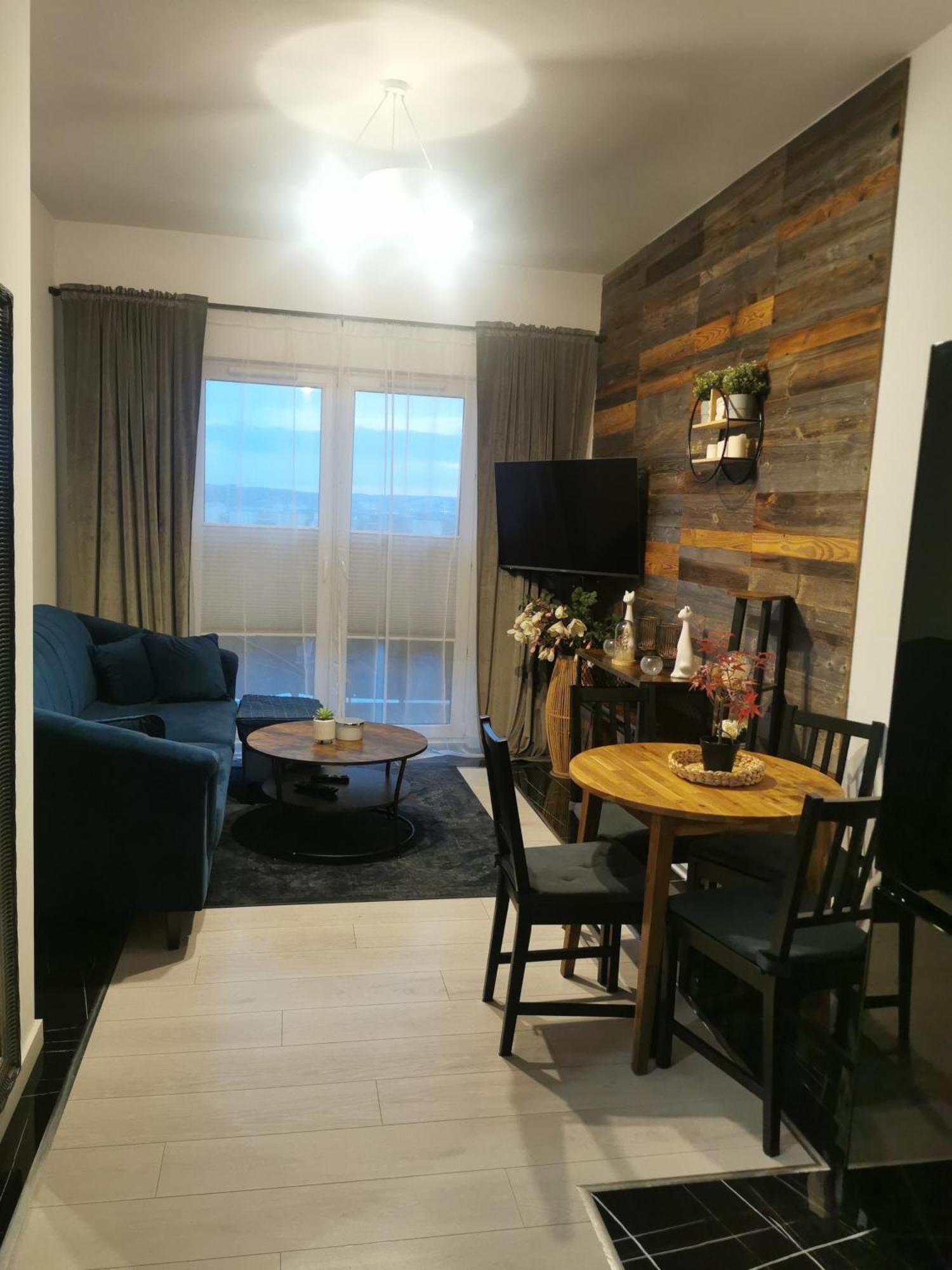 Przy Bursztynowym Stadionie Apartment