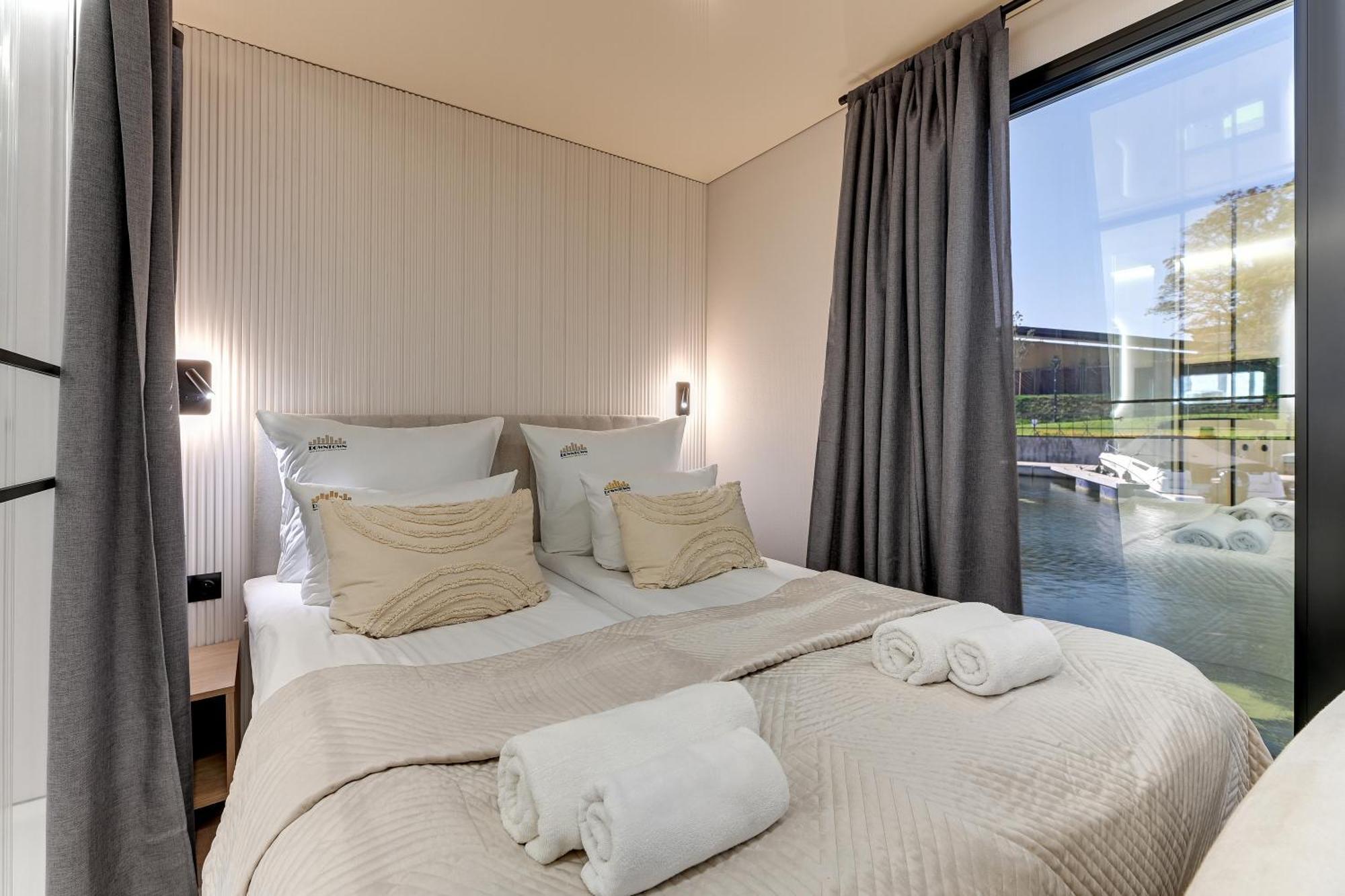 Na Wodzie - La Mare Motlava Houseboats With Sauna By Downtown *