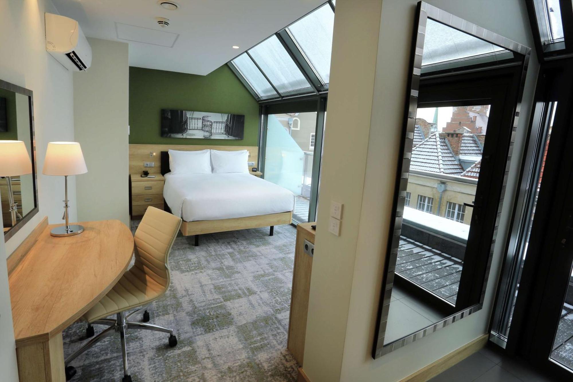 Hotel Hampton By Hilton Old Town 3*