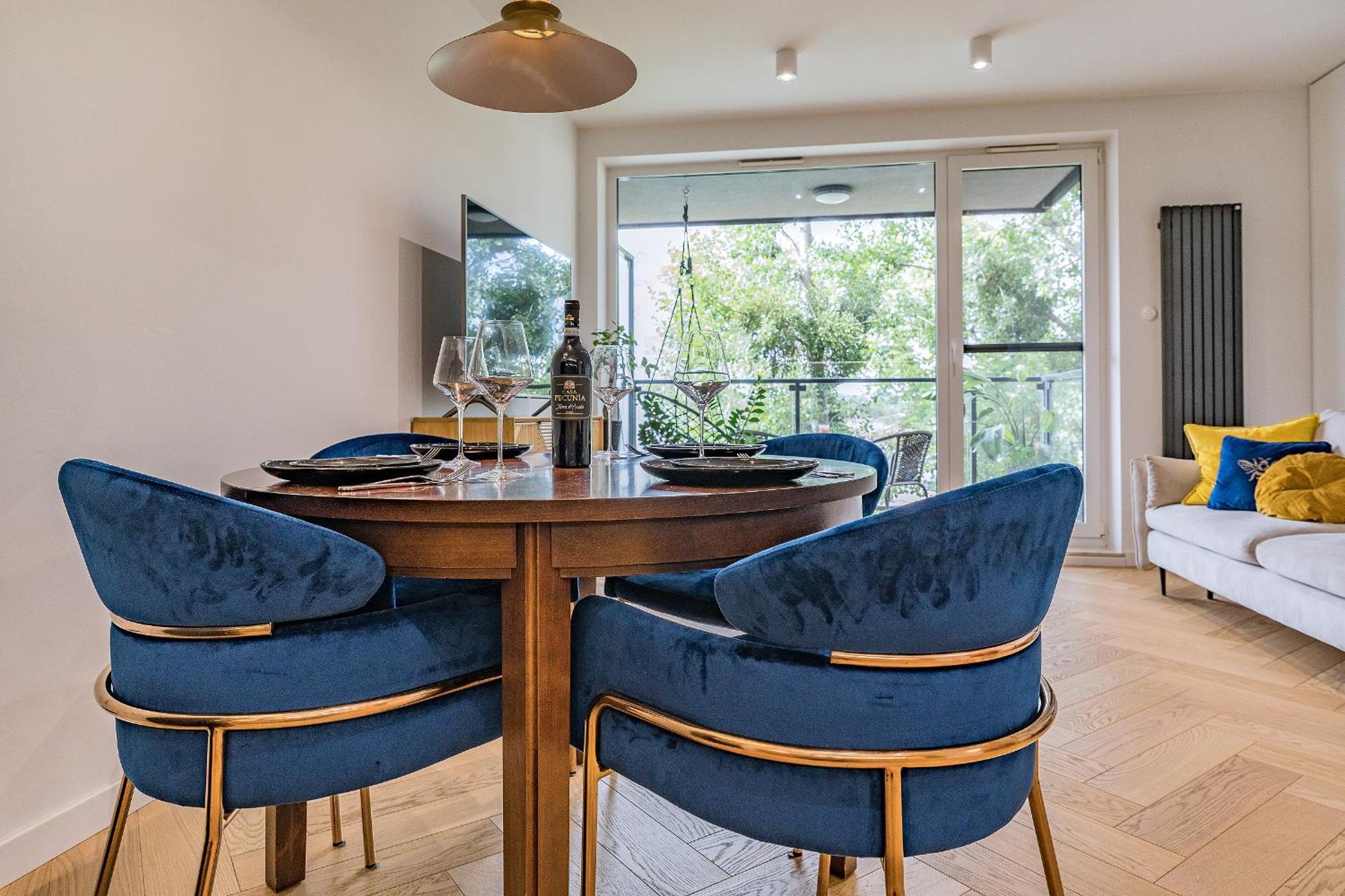 Apartment Hello Chmielna With Private Parking And Balcony