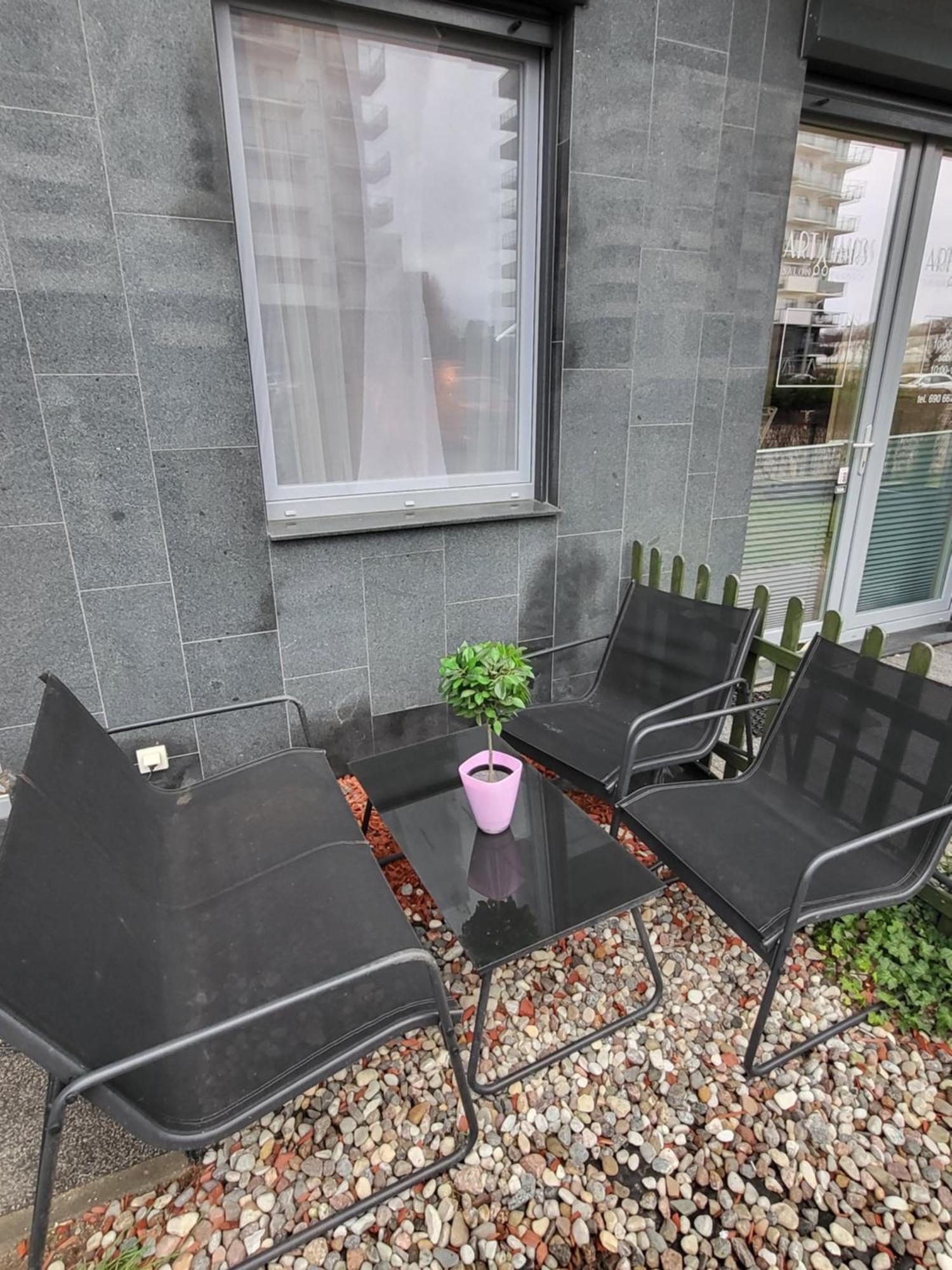 Albatros Black Apartment