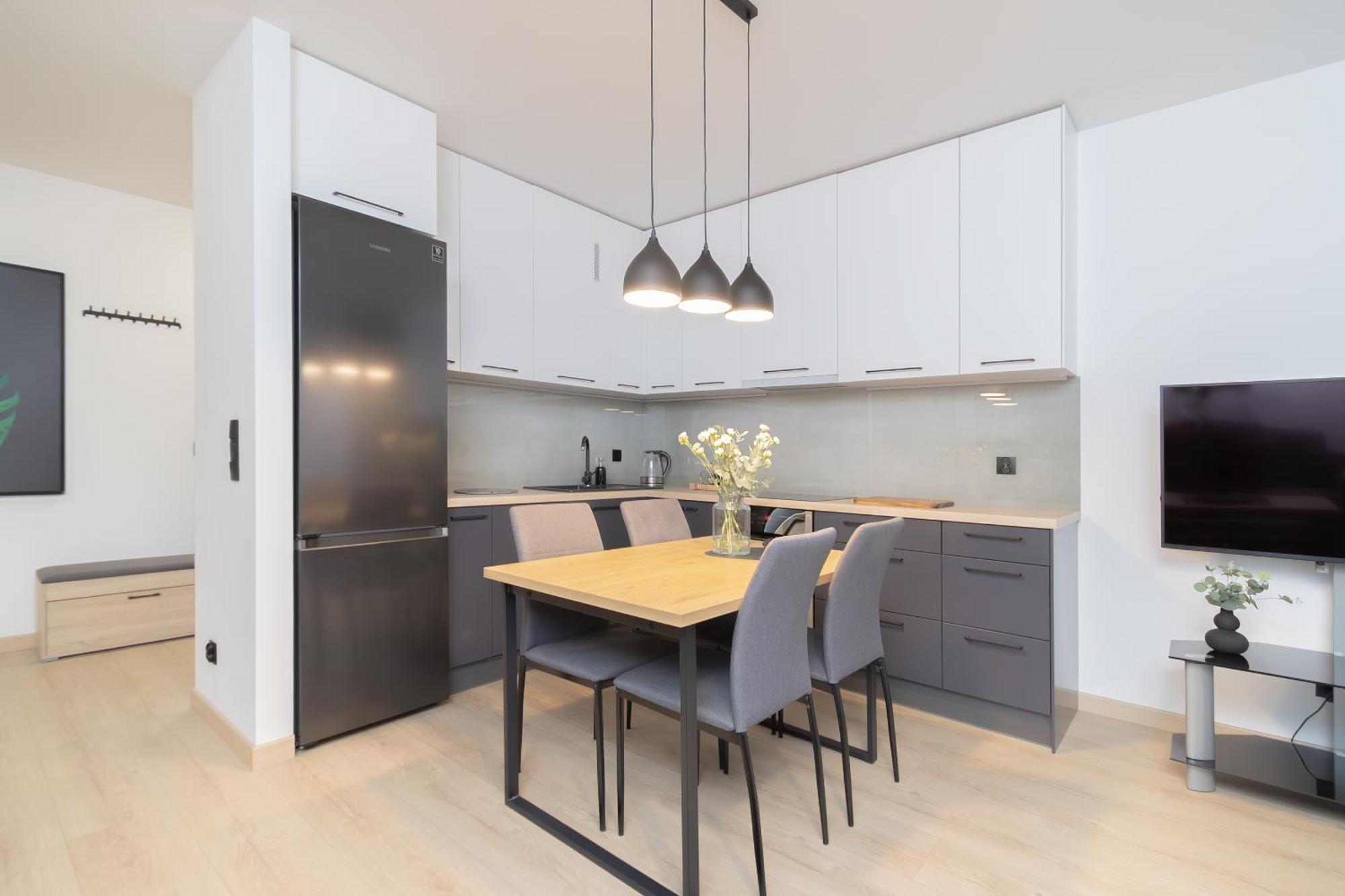 Glow Apartments, Luna Srodmiescie
