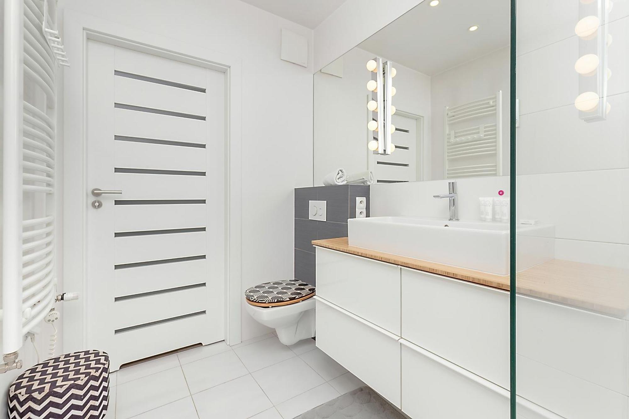 Pastel & Cozy With A Spacious Terrace In By Renters Apartment *