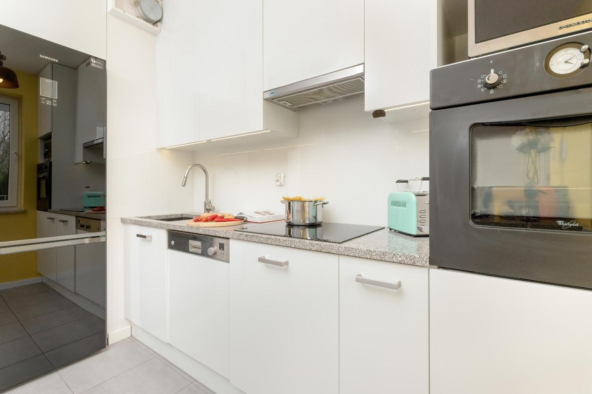 Apartment Pastel & Cozy With A Spacious Terrace In By Renters