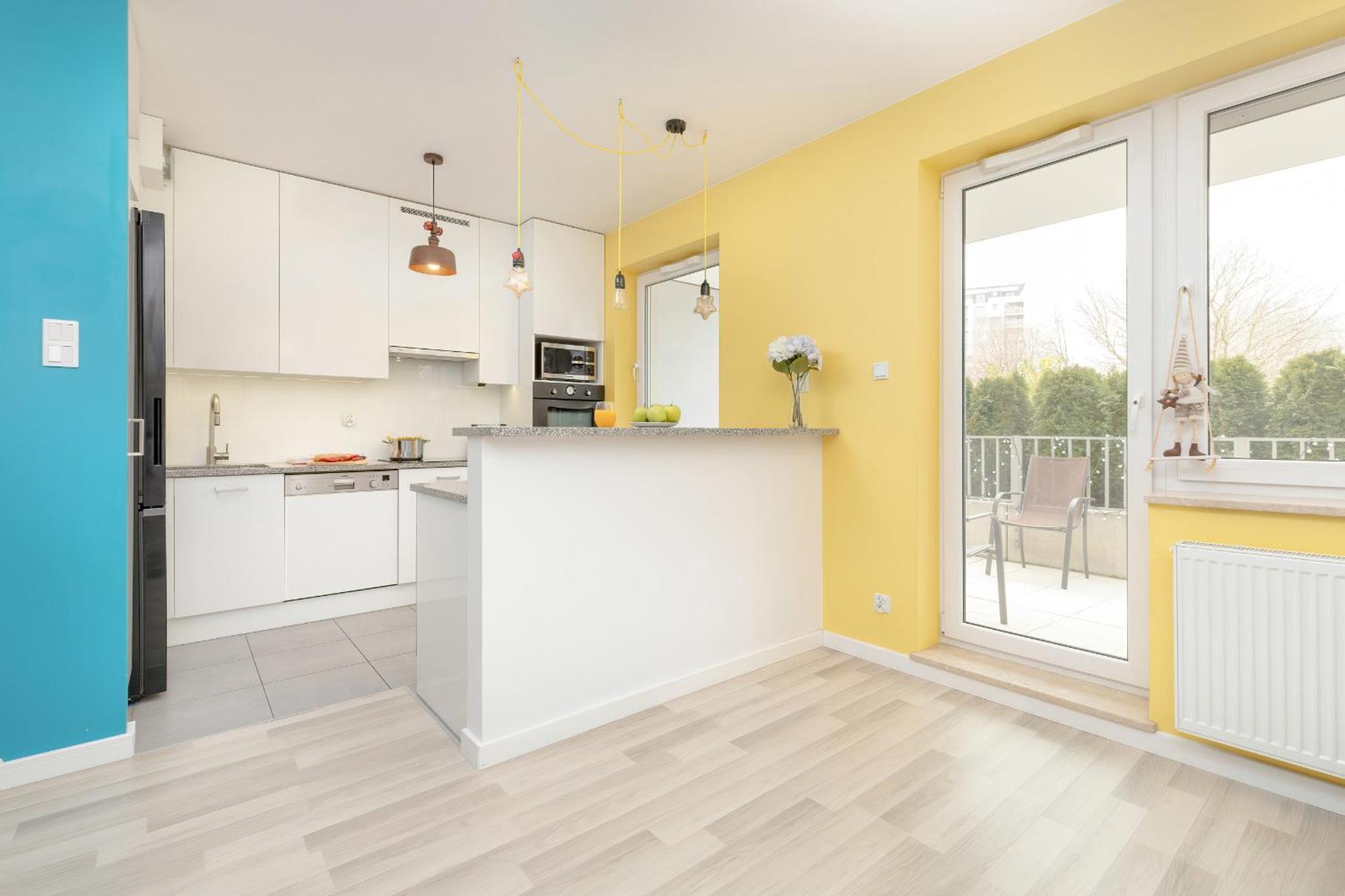 Apartment Pastel & Cozy With A Spacious Terrace In By Renters *