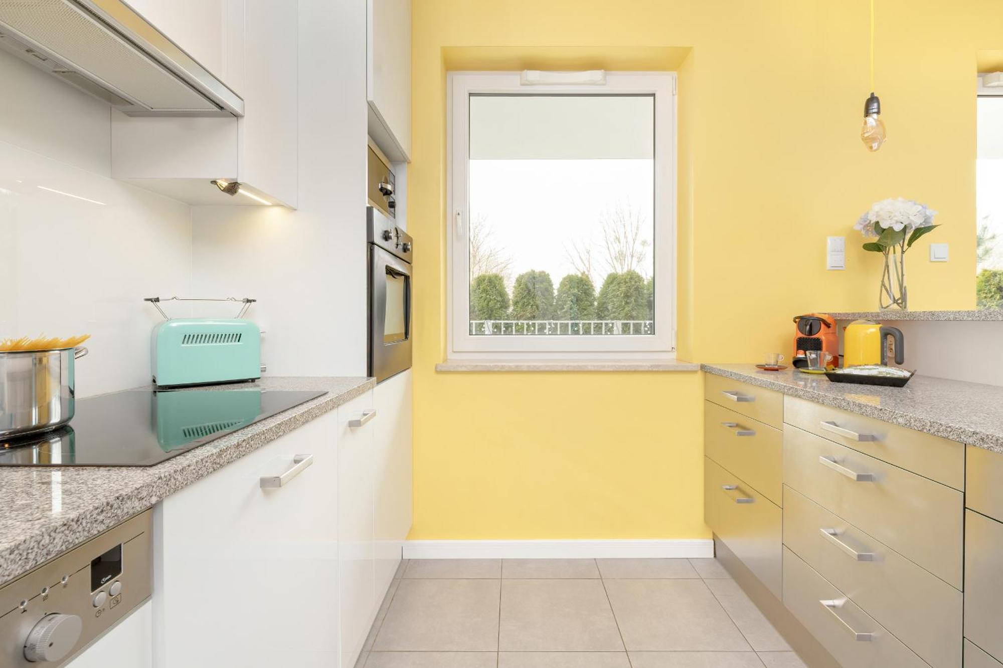 Pastel & Cozy With A Spacious Terrace In By Renters *