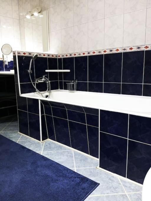 Huoneisto Apartament Nadmorski Las