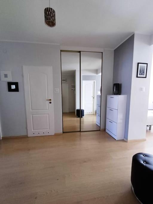 Huoneisto Apartament Nadmorski Las