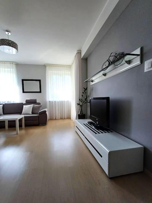 Huoneisto Apartament Nadmorski Las