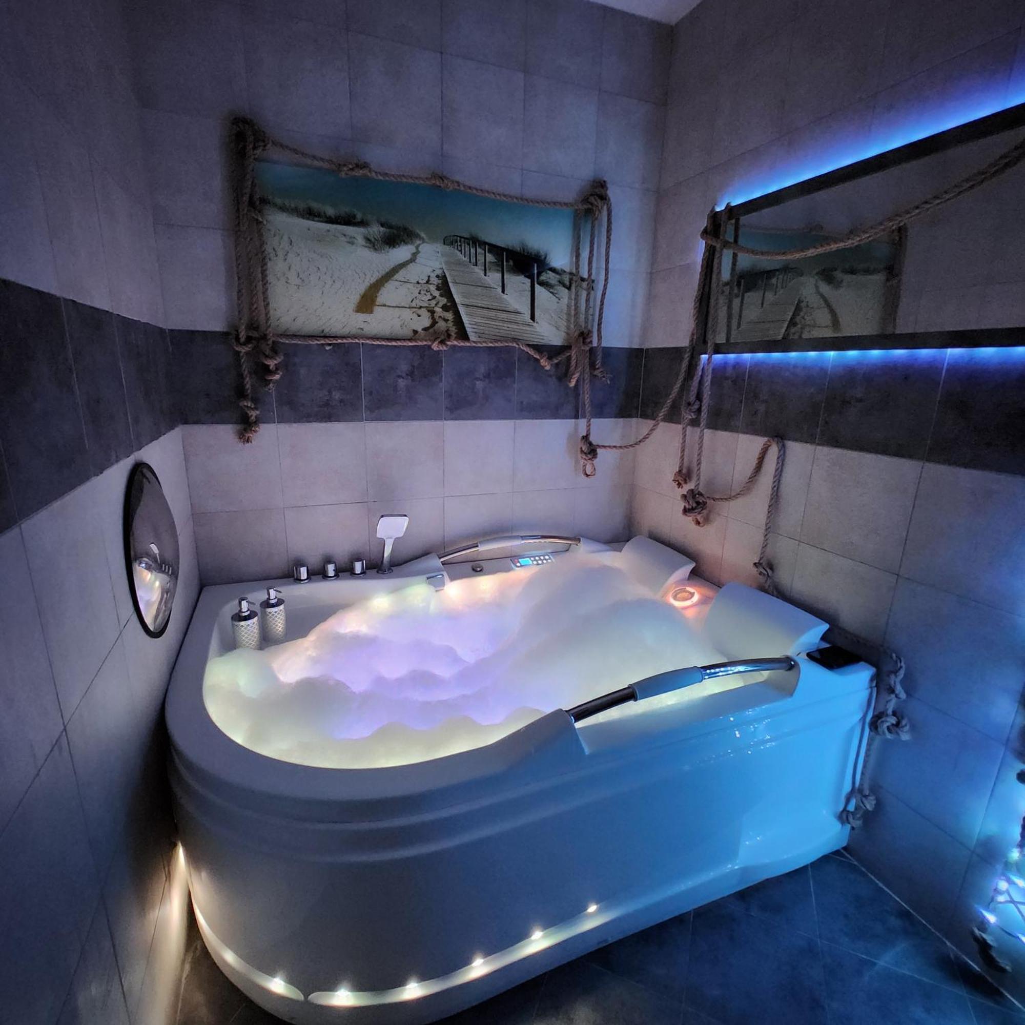 By The Sea - Prestige With A Luxurious Jacuzzi, Sauna And An Exclusive Massage Chair Available In One Of The Apartments! Apartamento *