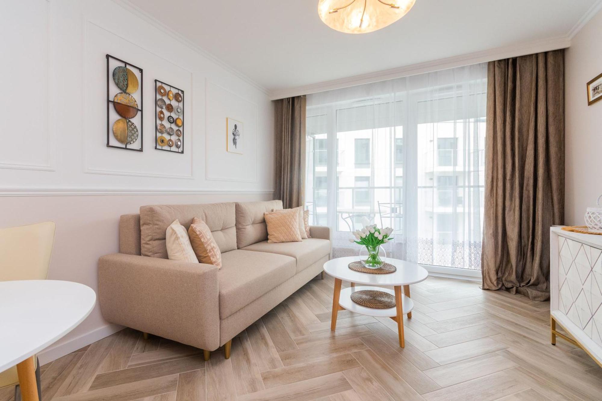 Golden Azzure By Grand Apartment