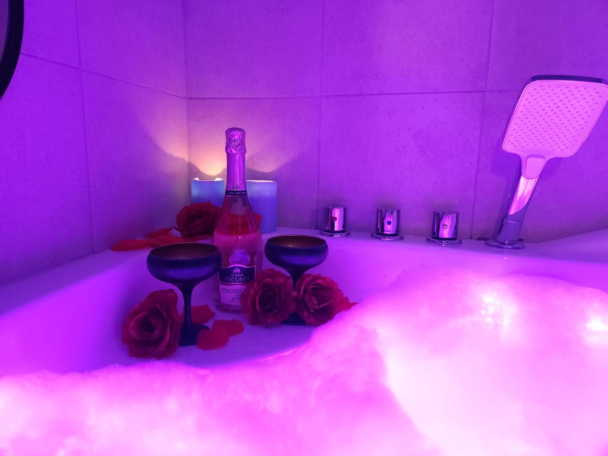 By The Sea - Prestige With A Luxurious Jacuzzi, Sauna And An Exclusive Massage Chair Available In One Of The Apartments! * Gdańsk