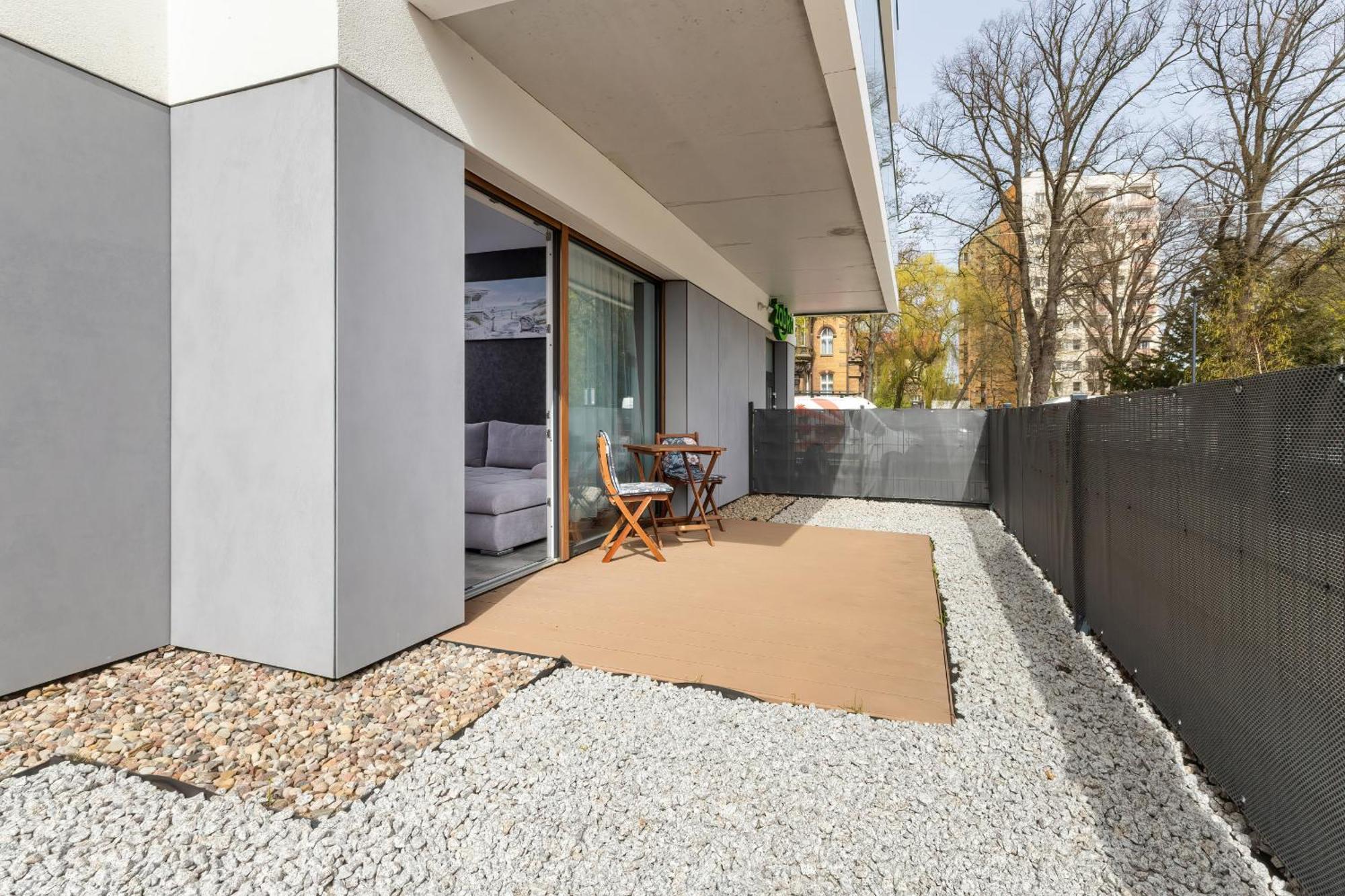 Modern Close To The In By Renters Apartment