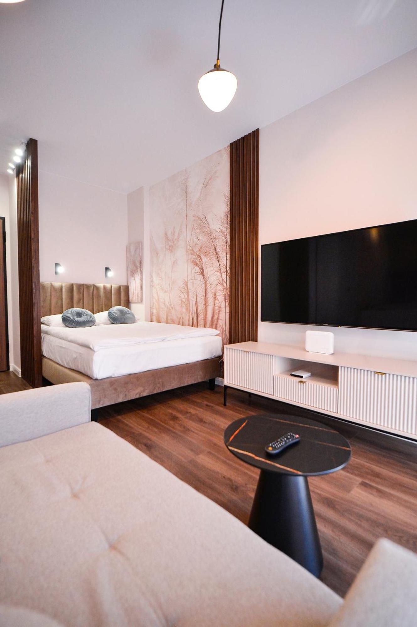 Lägenhet Citystay Scala Srodmiescie Z Uroczym Ogrodkiem *