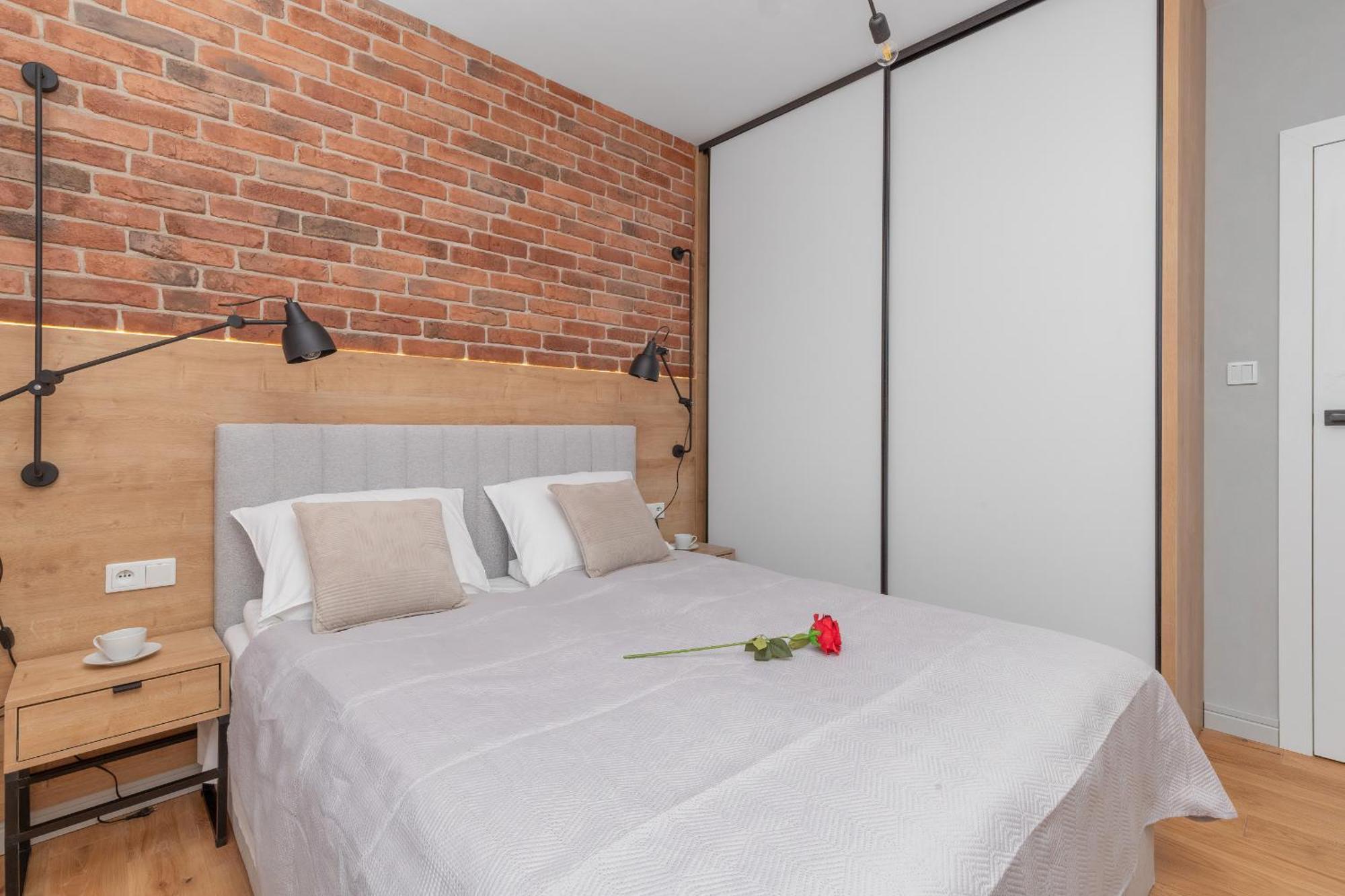 Elegant In With Sauna, Gym And Parking By Renters