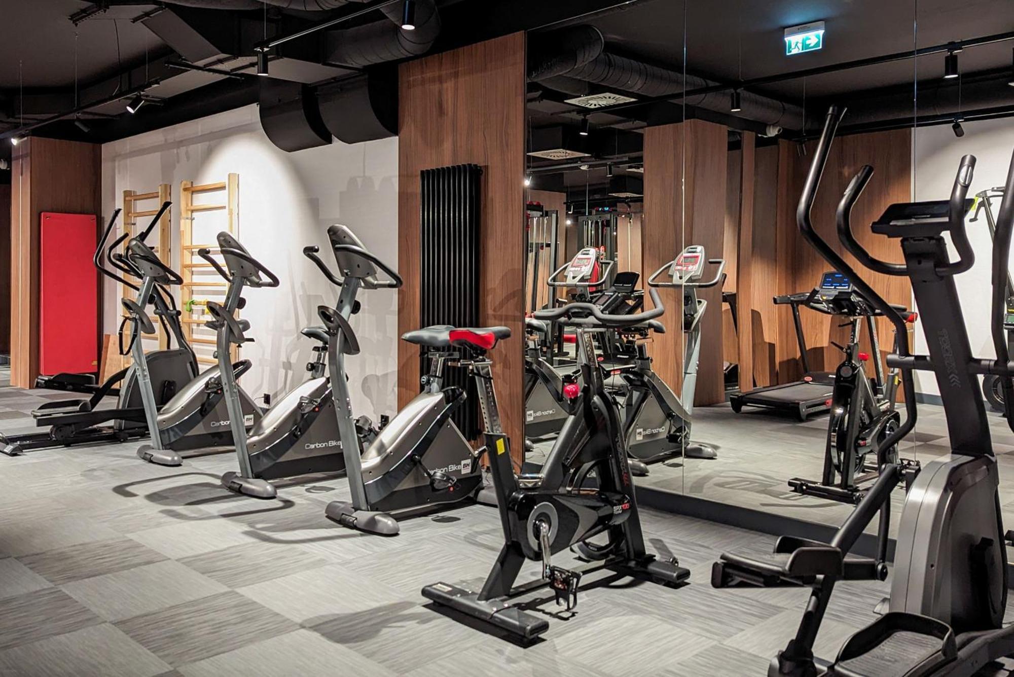 Apartment Elegant In With Sauna, Gym And Parking By Renters *
