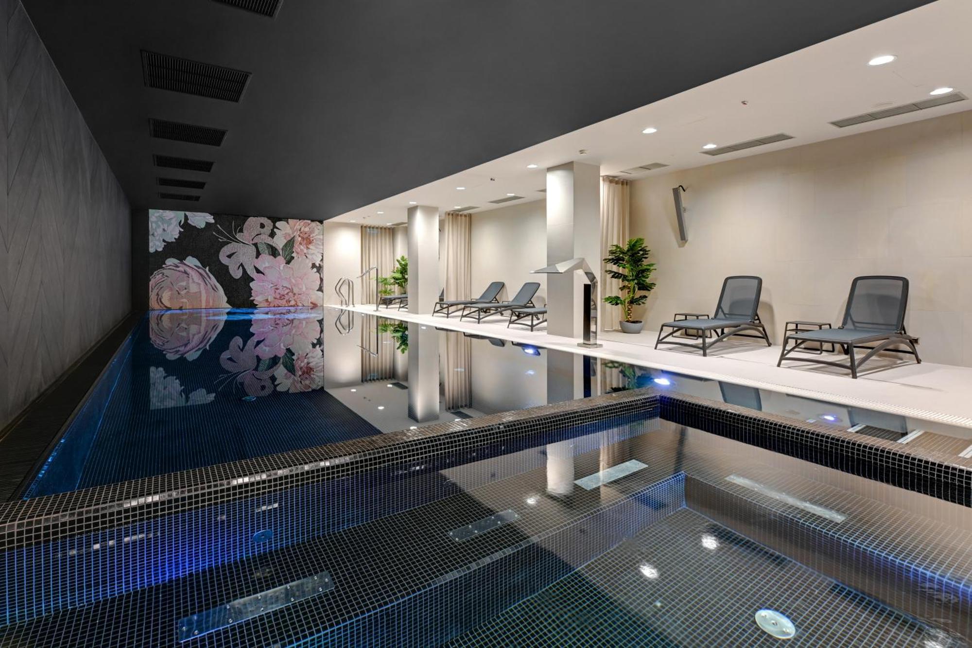 Queen's Gambit By Blue Mandarin Apartament