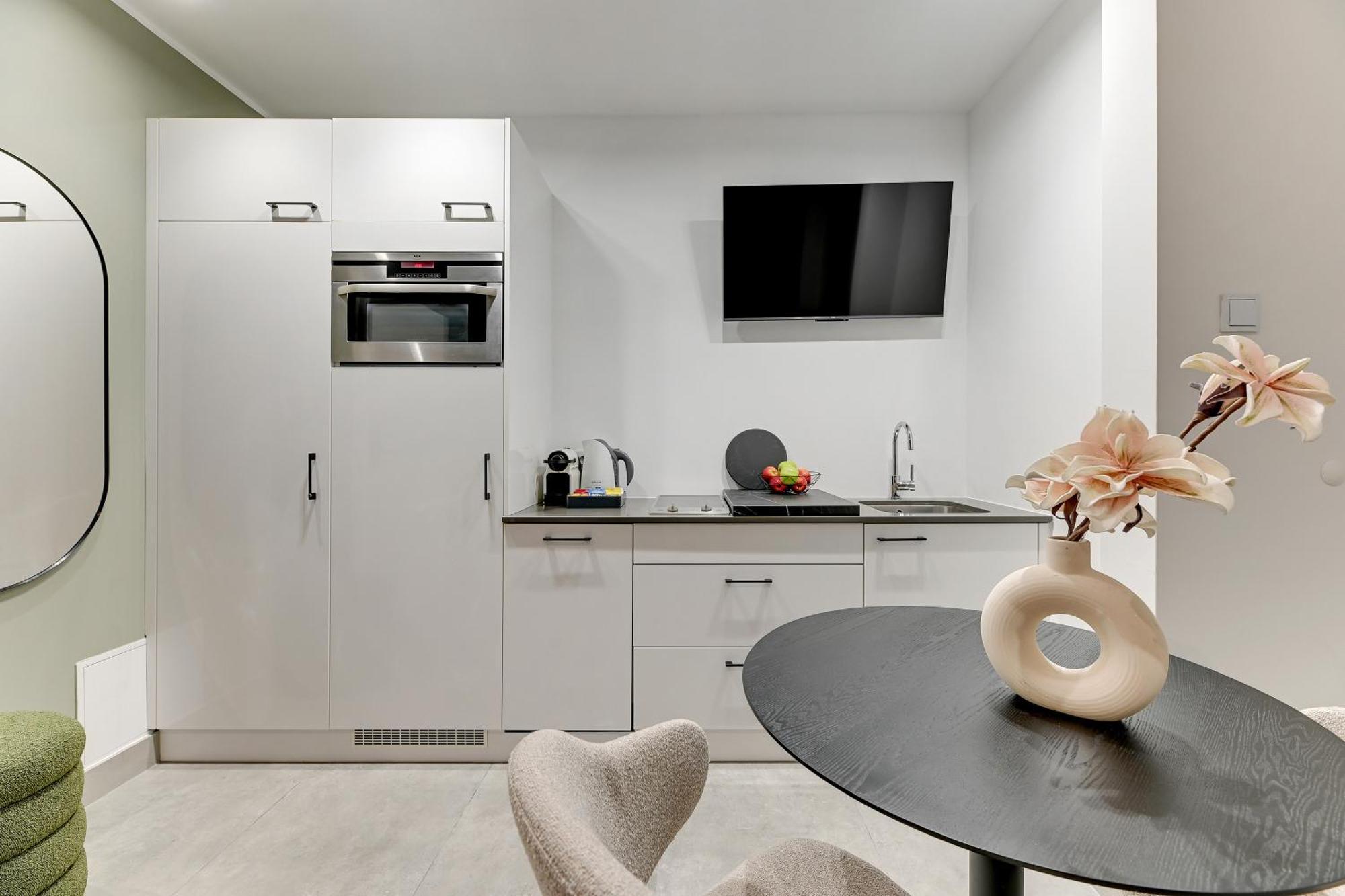 Aura Island Riverside By Downtown Apartment
