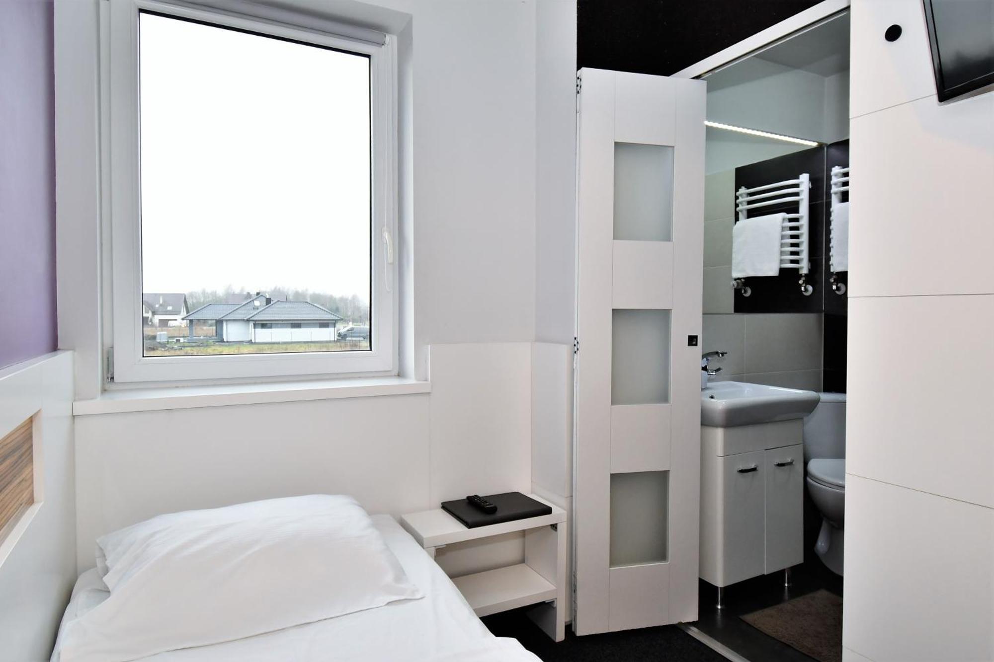 Sleepinn Airport 3*