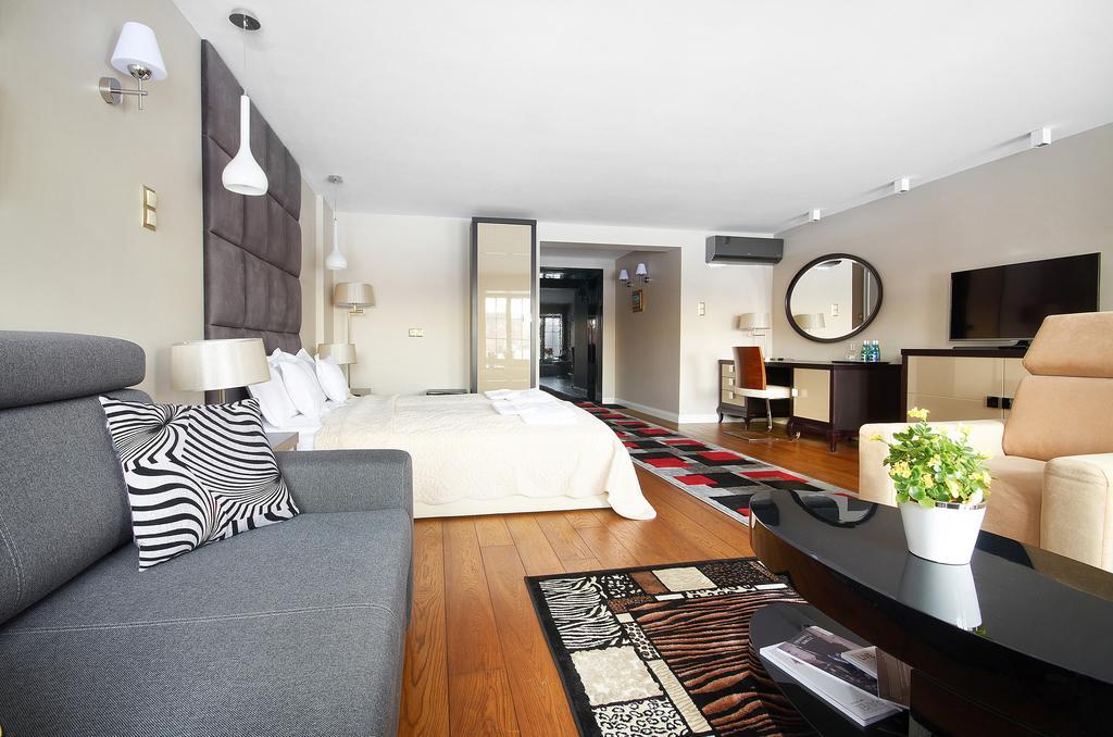 Komturia Old Town By Fahrenheit Aparthotel