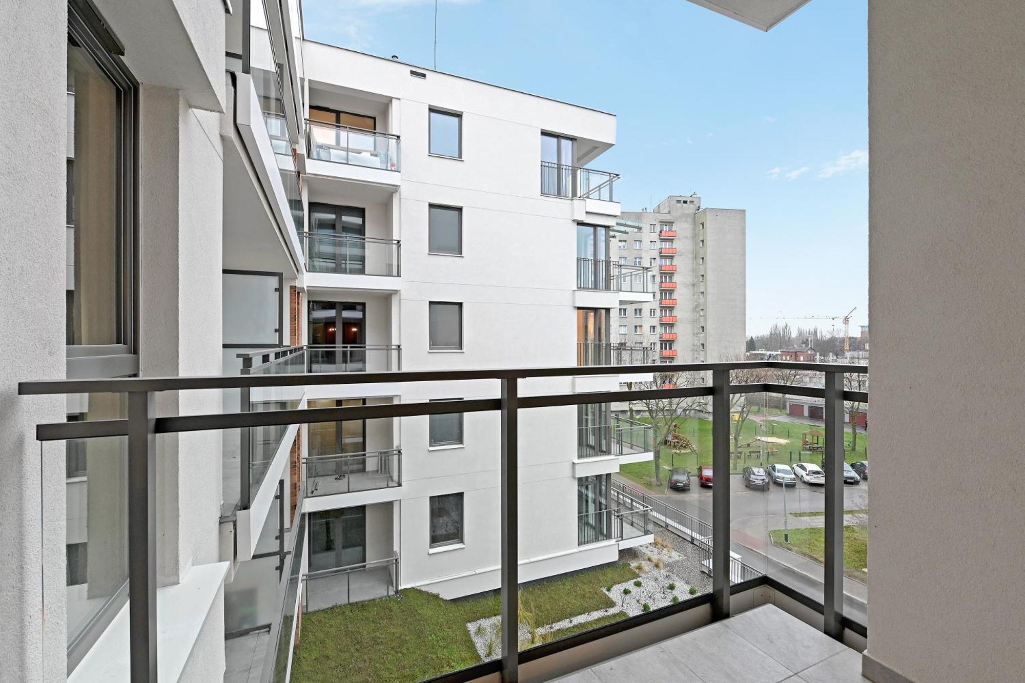 Blue Mandarin Garden Gates Apartment