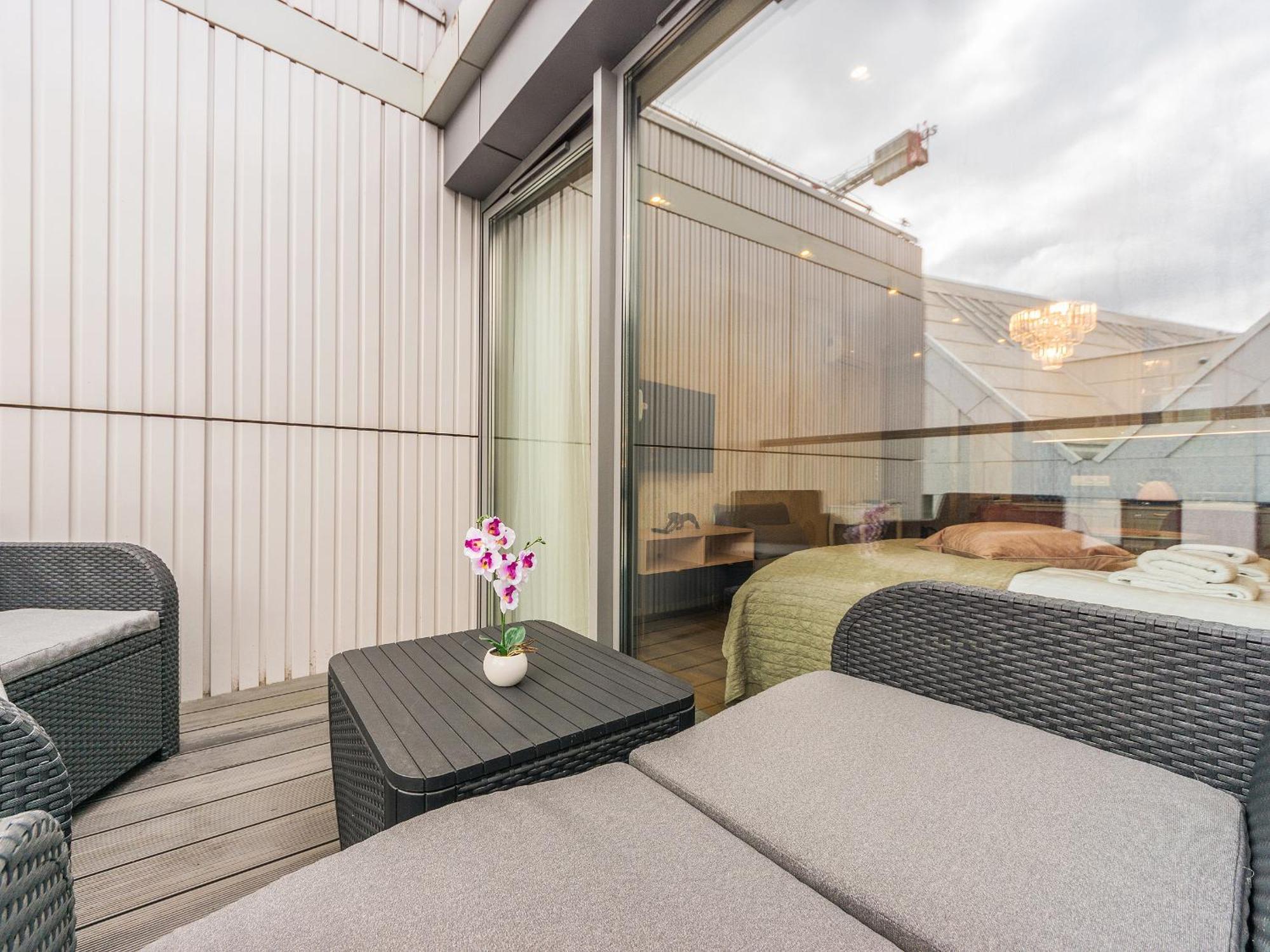 Huoneisto Flatbook - City Center Apartments Granaria With Parking Gdańsk