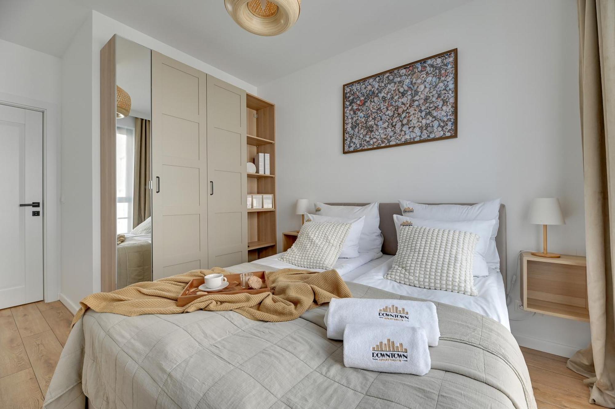 Doki Living - Foodhall & Parking By Downtown Apartment Gdansk