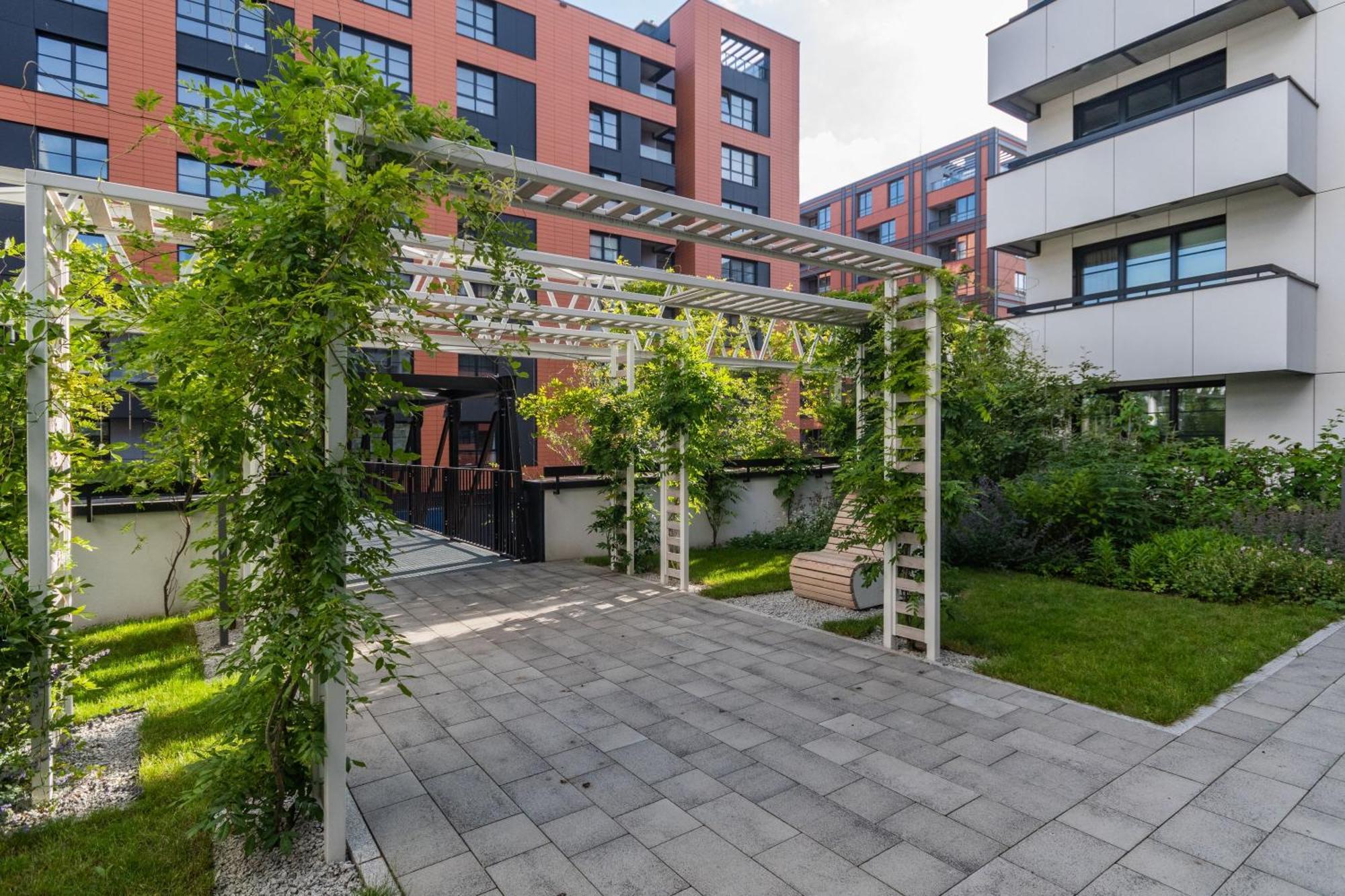 Grand - Doki Living & Foodhall Apartament *