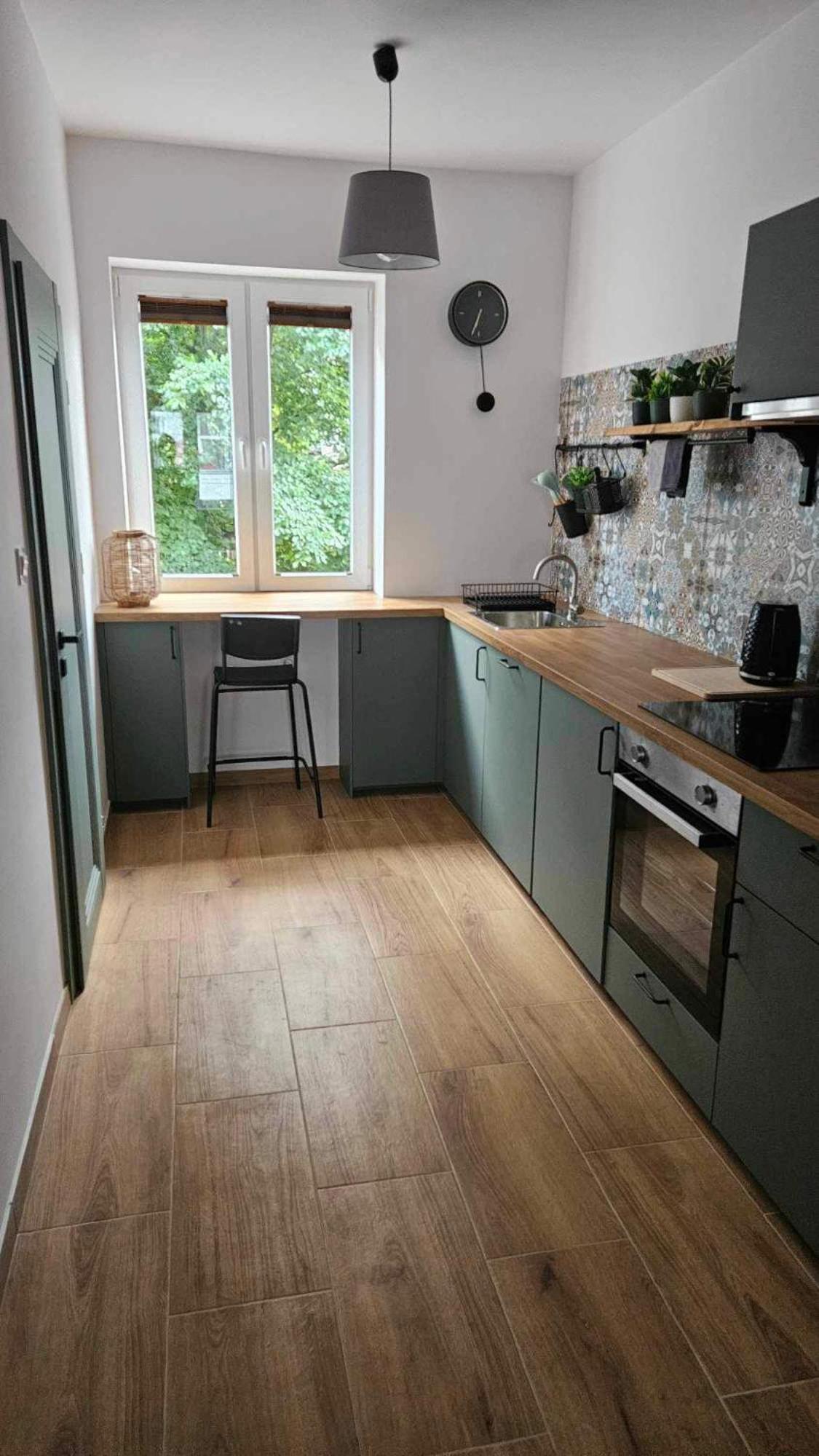 Przytulna Kawalerka Przy Plazy Apartment *