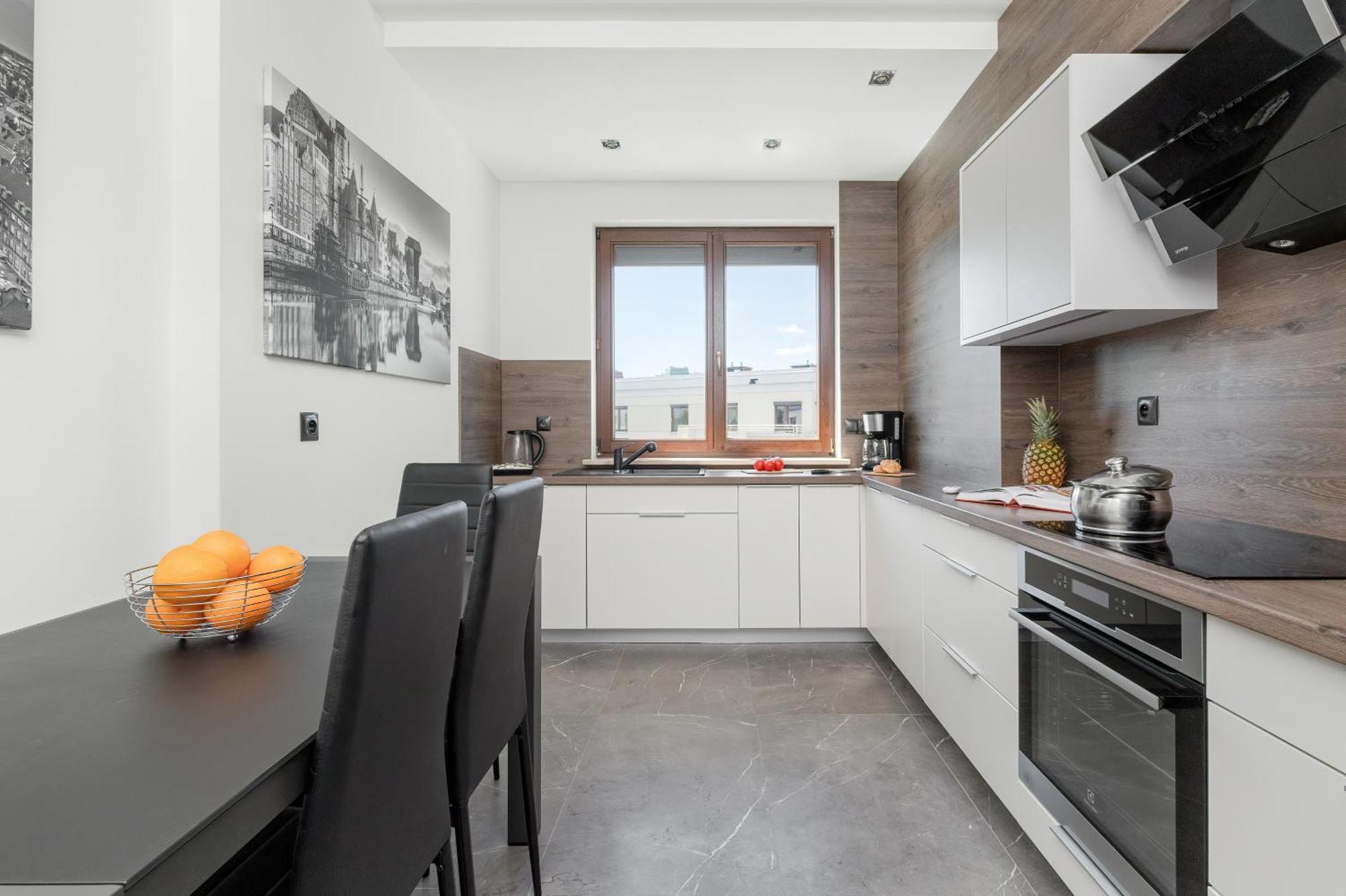 Luksusowy Z 4 Sypialniami, Klimatyzacja I Biurkiem W Gdansku By Renters Apartment Gdansk