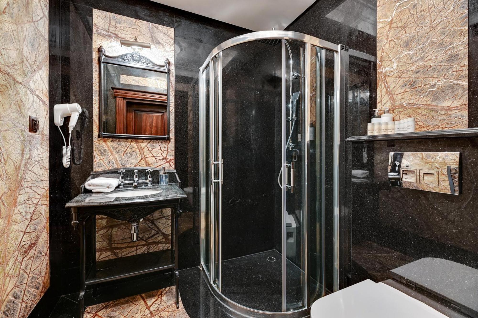 Waterlane Riverside Spa, Pool & Gym By Downtown *