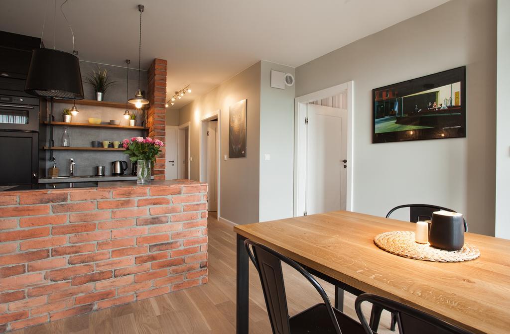 Stay-in Riverfront Lofts Apartment *